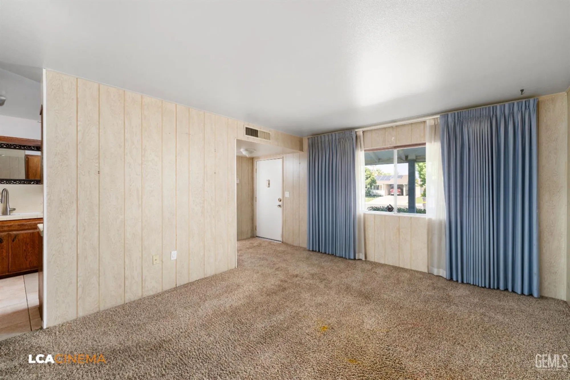 Property Slideshow image 4 of 20 | 405 oak fair way, Bakersfield, CA, 93309