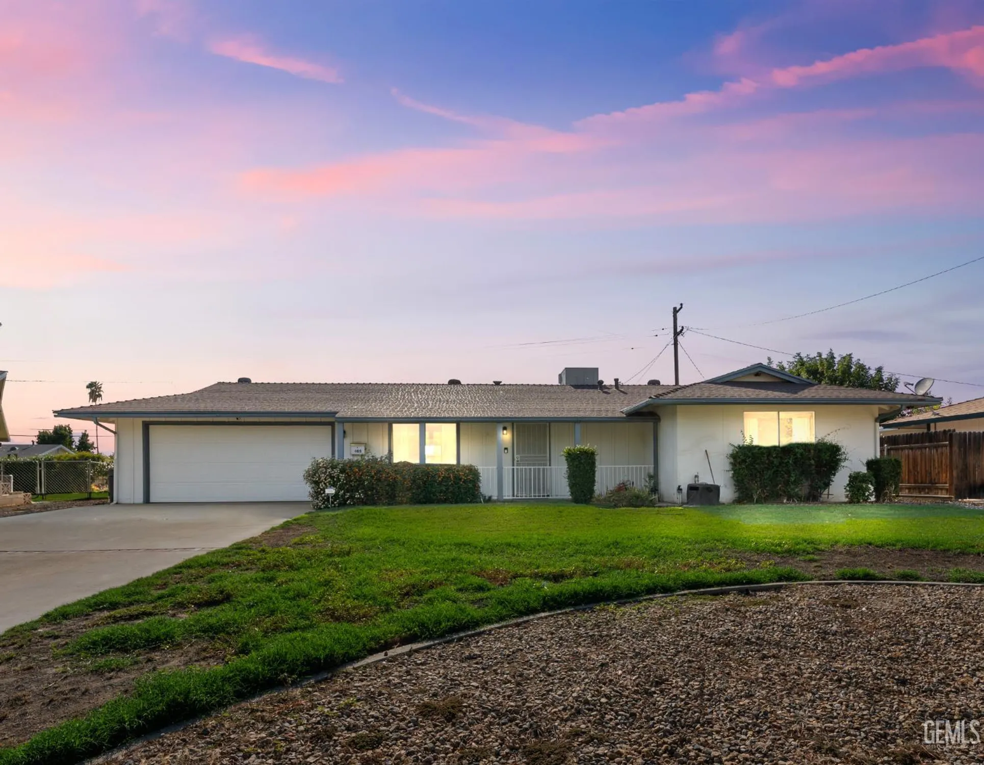 Property Slideshow image 1 of 20 | 405 oak fair way, Bakersfield, CA, 93309