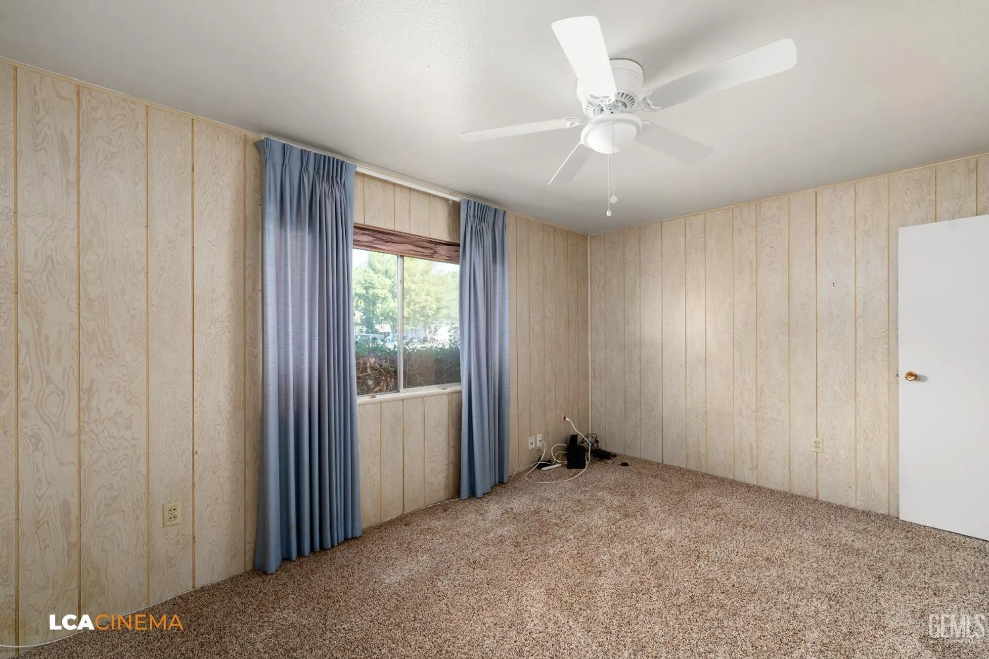 Property Slideshow image 13 of 20 | 405 oak fair way, Bakersfield, CA, 93309