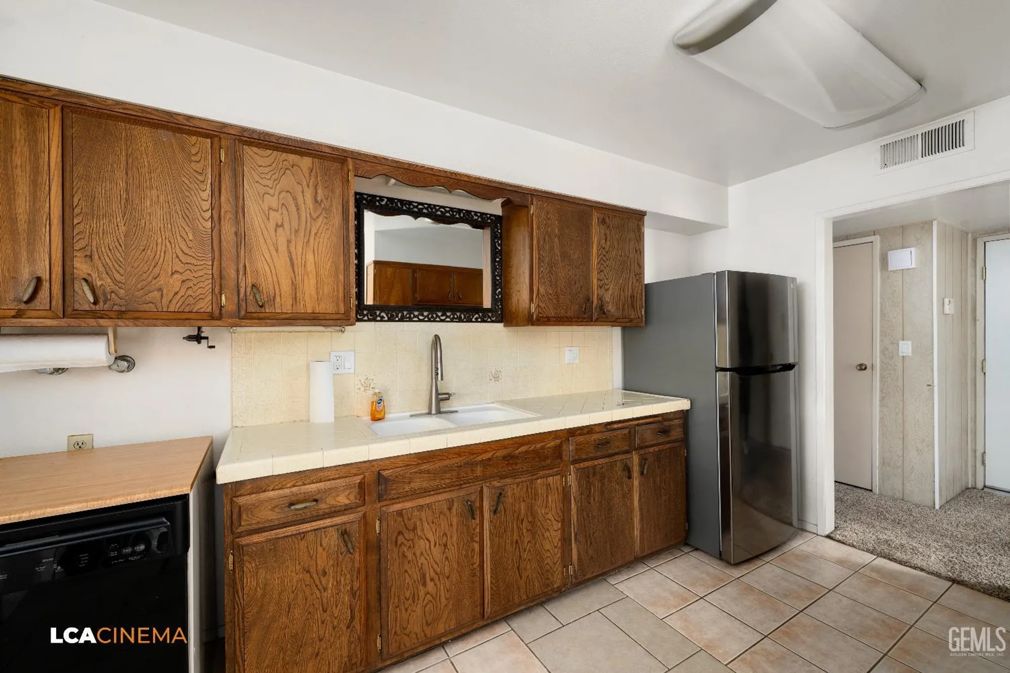 Property Slideshow image 8 of 20 | 405 oak fair way, Bakersfield, CA, 93309