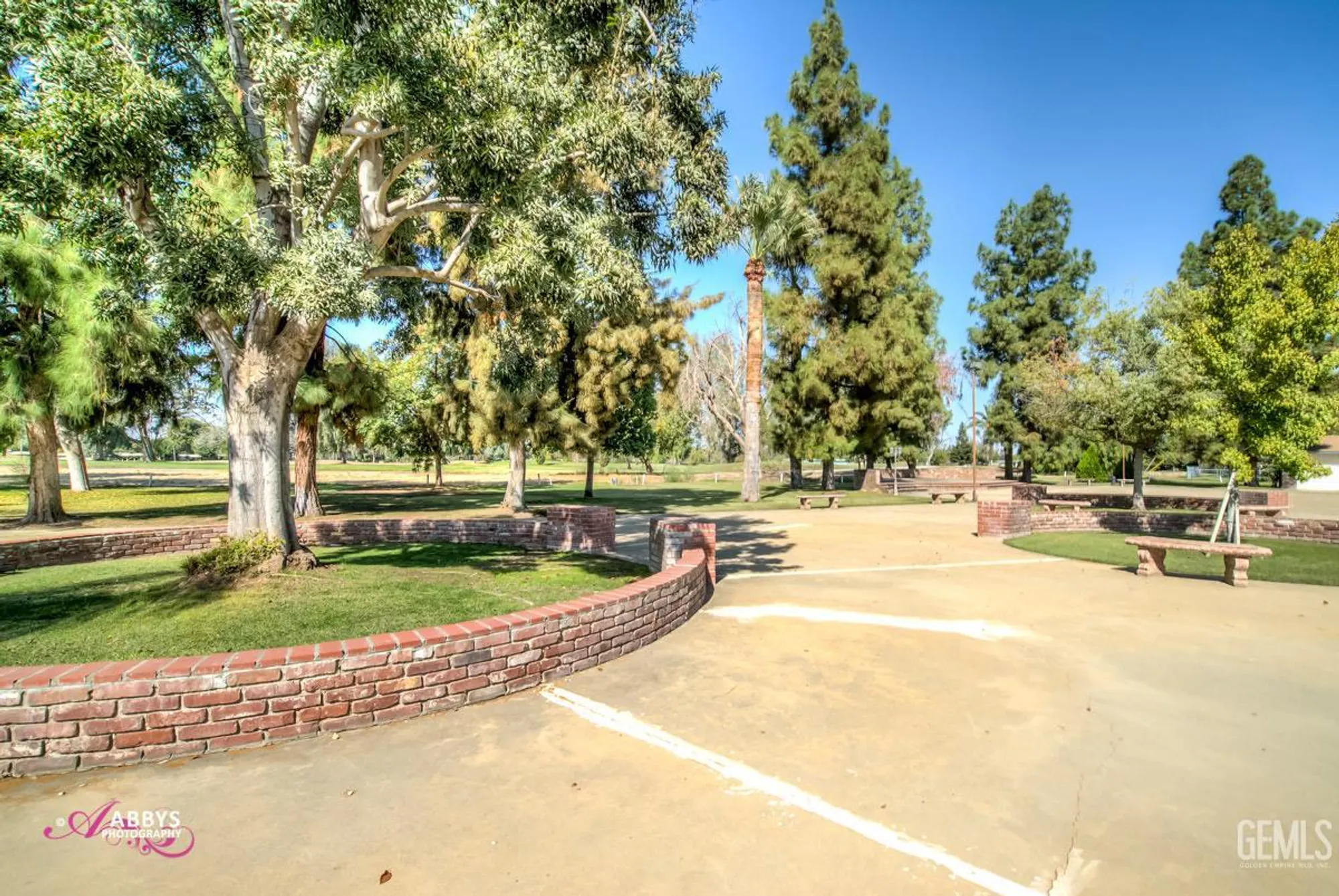 Property Slideshow image 22 of 27 | 6104 bel aire way, Bakersfield, CA, 93309
