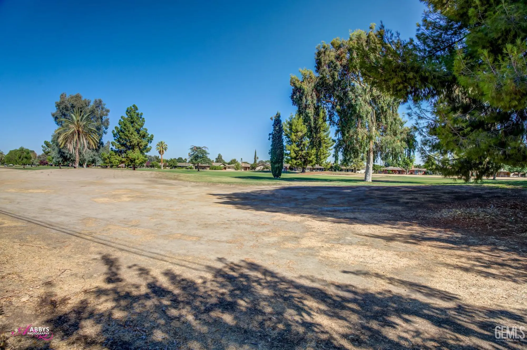 Property Slideshow image 16 of 27 | 6104 bel aire way, Bakersfield, CA, 93309
