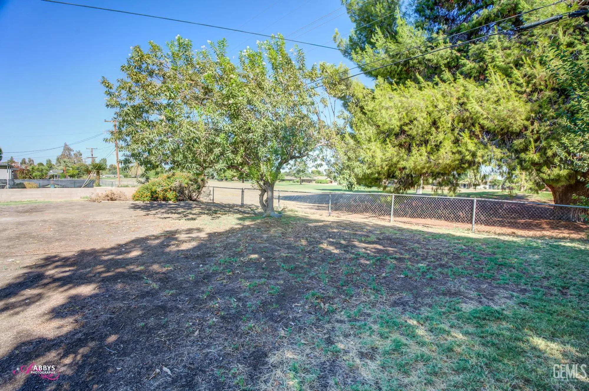 Property Slideshow image 15 of 27 | 6104 bel aire way, Bakersfield, CA, 93309