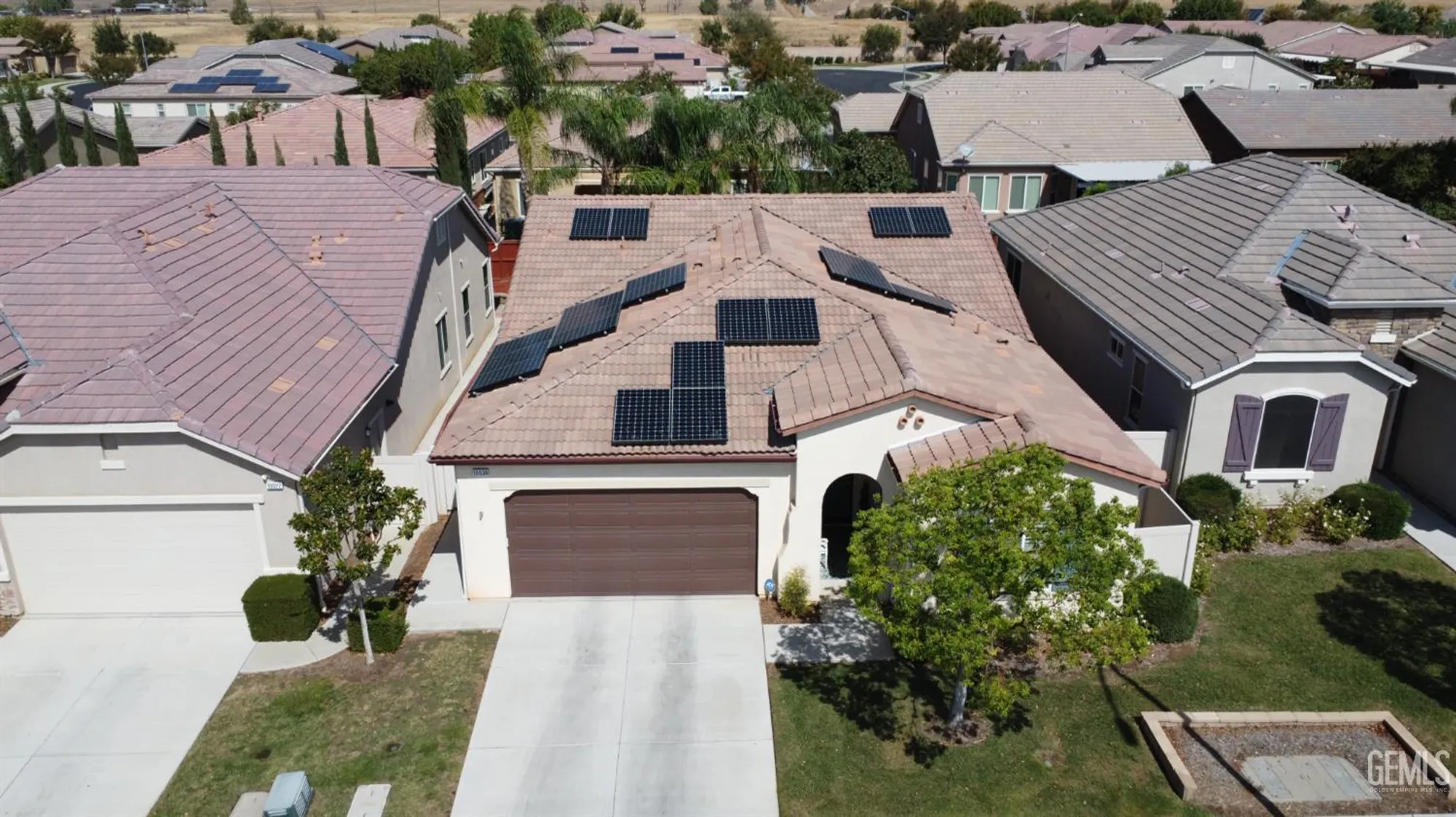 Property Slideshow image 8 of 48 | 10026 besancon way, Bakersfield, CA, 93306