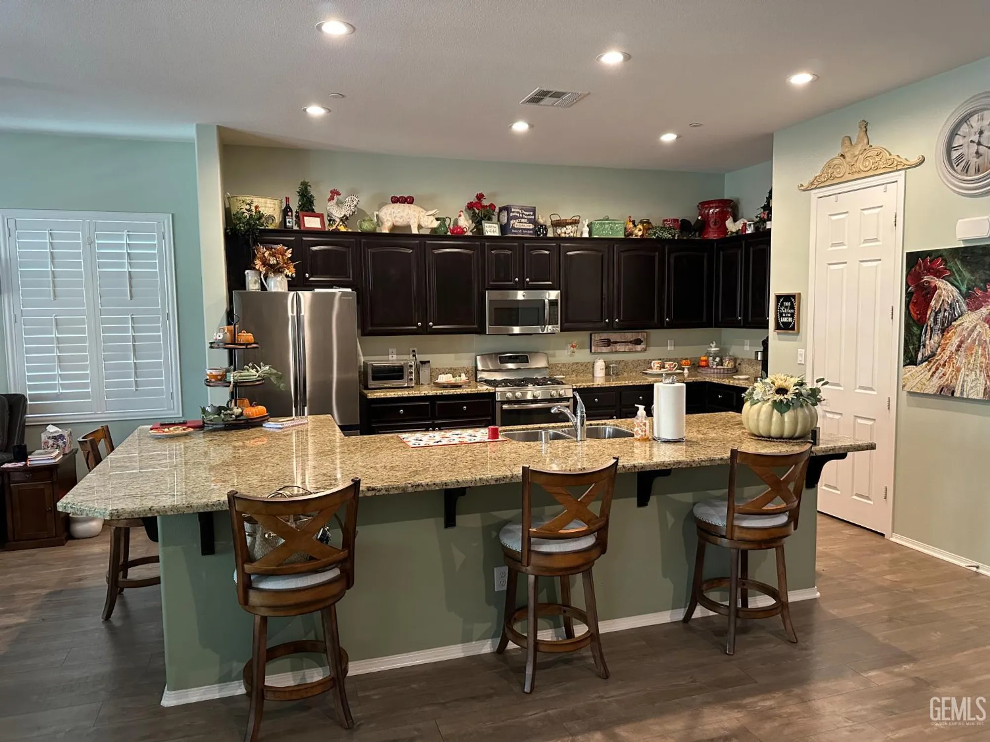 Property Slideshow image 24 of 48 | 10026 besancon way, Bakersfield, CA, 93306