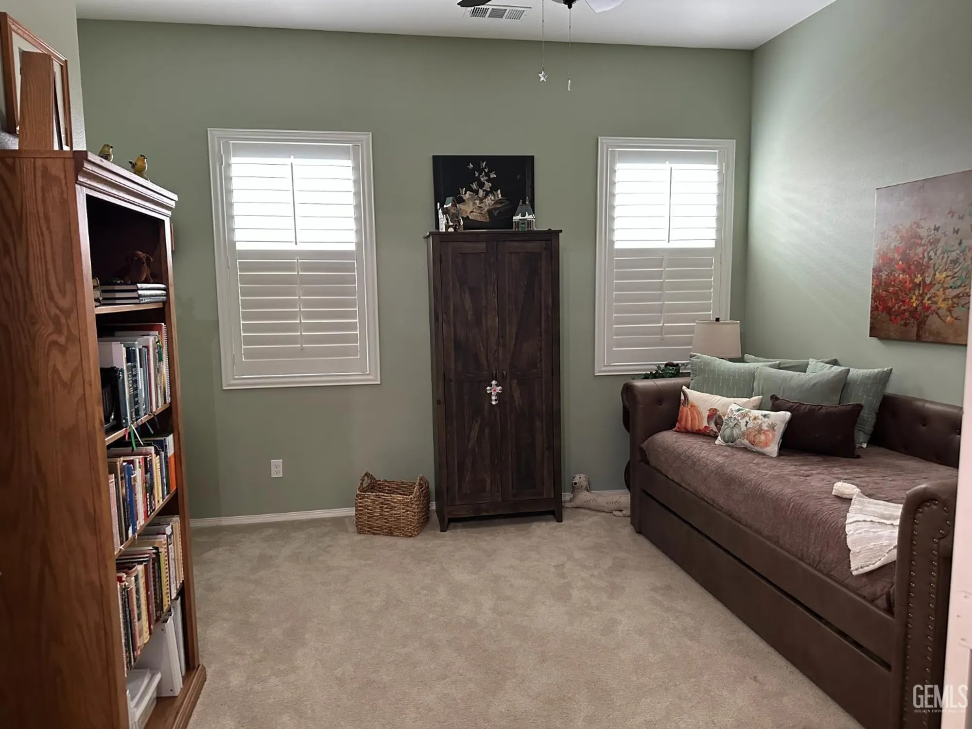 Property Slideshow image 19 of 48 | 10026 besancon way, Bakersfield, CA, 93306