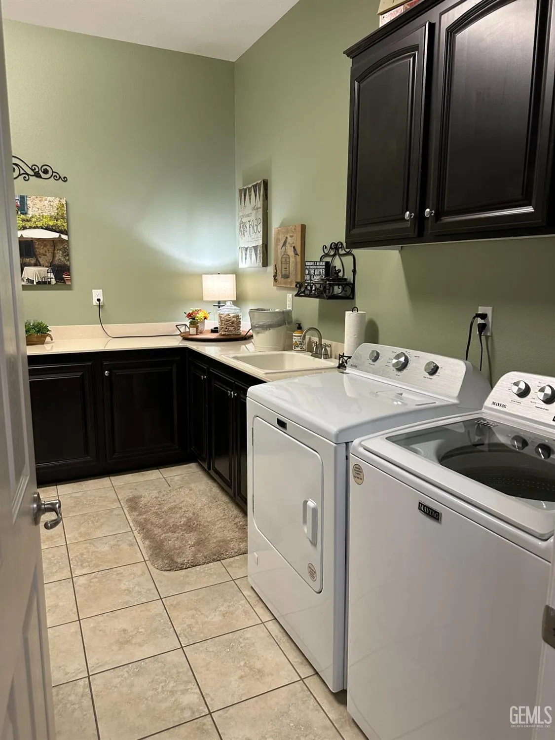 Property Slideshow image 38 of 48 | 10026 besancon way, Bakersfield, CA, 93306