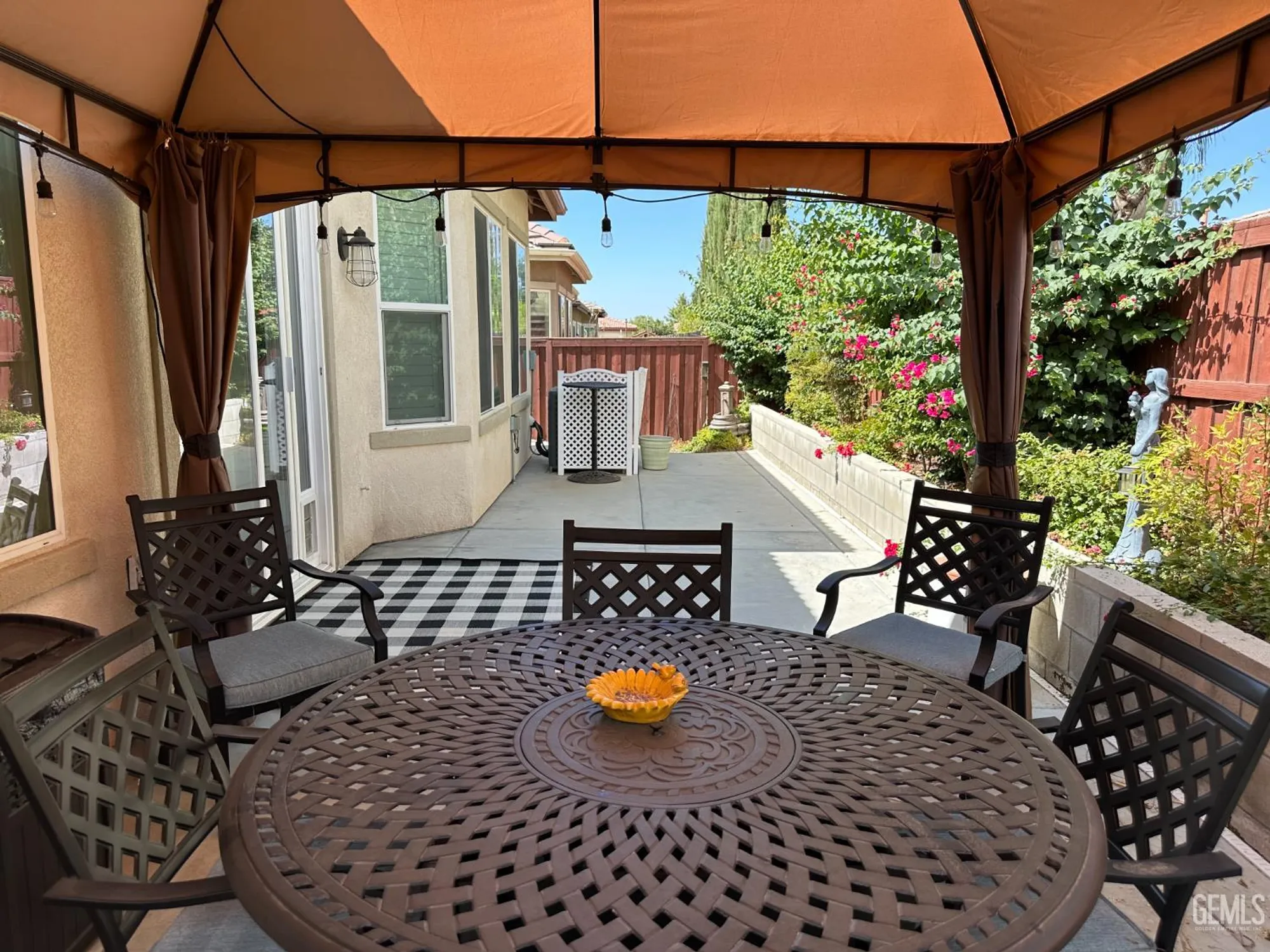 Property Slideshow image 41 of 48 | 10026 besancon way, Bakersfield, CA, 93306