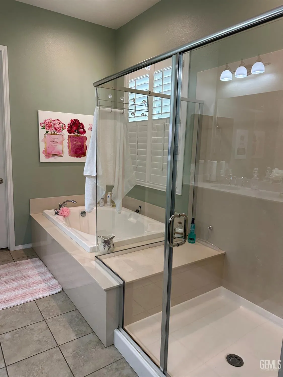 Property Slideshow image 34 of 48 | 10026 besancon way, Bakersfield, CA, 93306