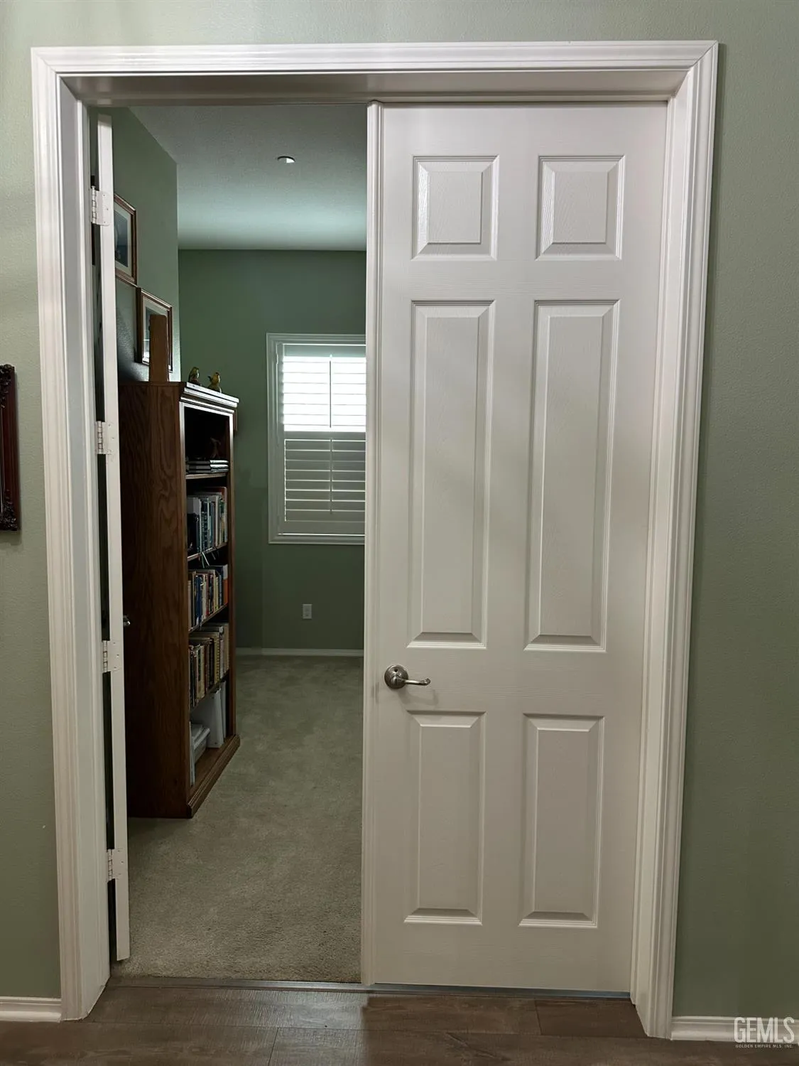 Property Slideshow image 18 of 48 | 10026 besancon way, Bakersfield, CA, 93306