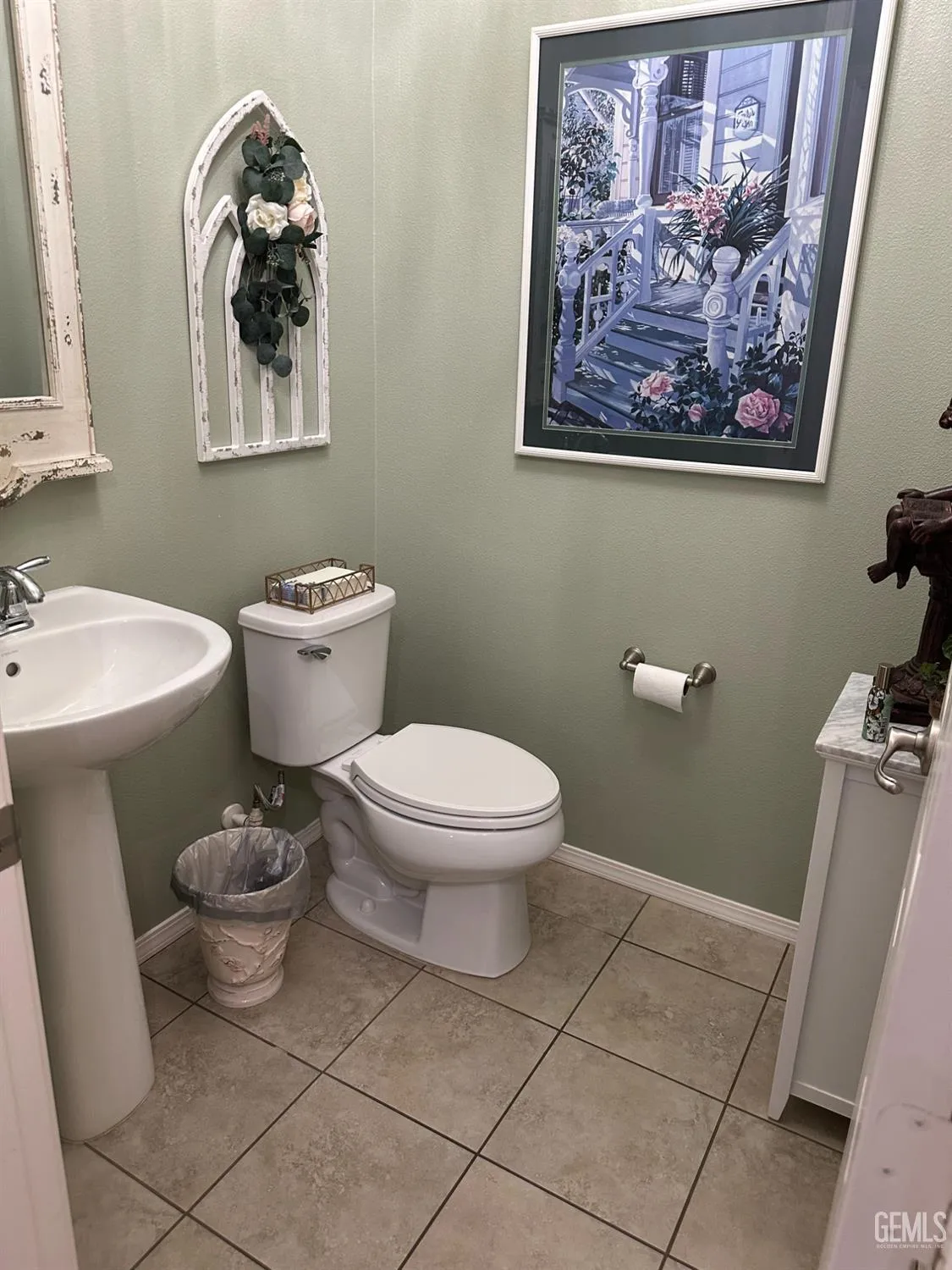 Property Slideshow image 21 of 48 | 10026 besancon way, Bakersfield, CA, 93306