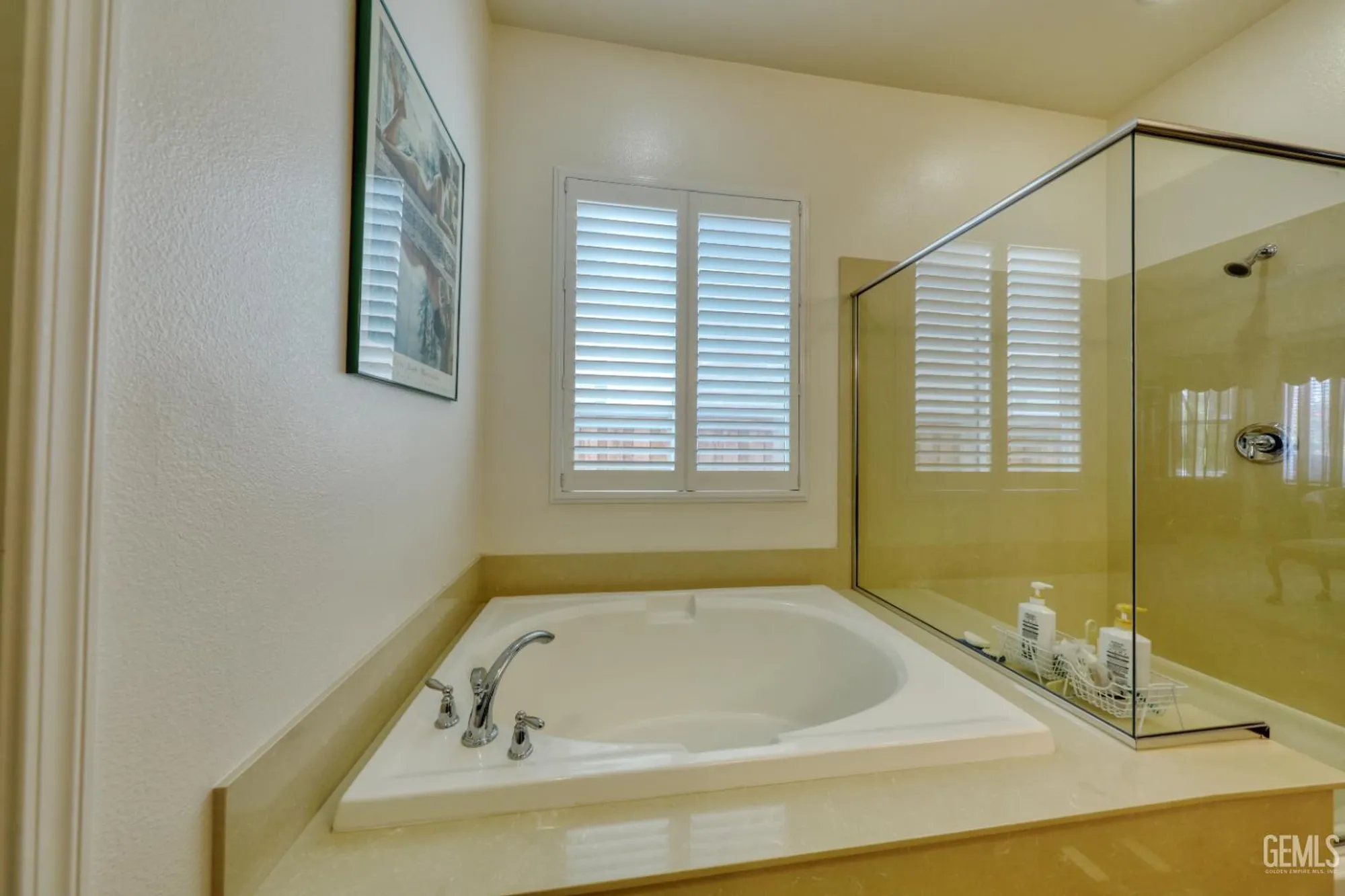 Property Slideshow image 19 of 55 | 5908 orange hill pl, Bakersfield, CA, 93306