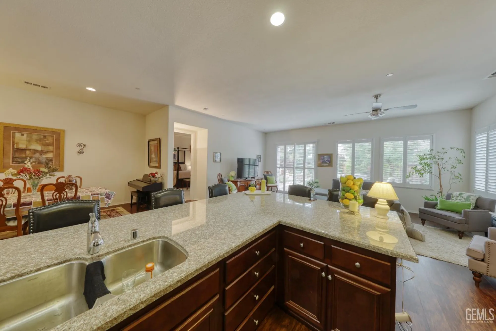 Property Slideshow image 11 of 55 | 5908 orange hill pl, Bakersfield, CA, 93306