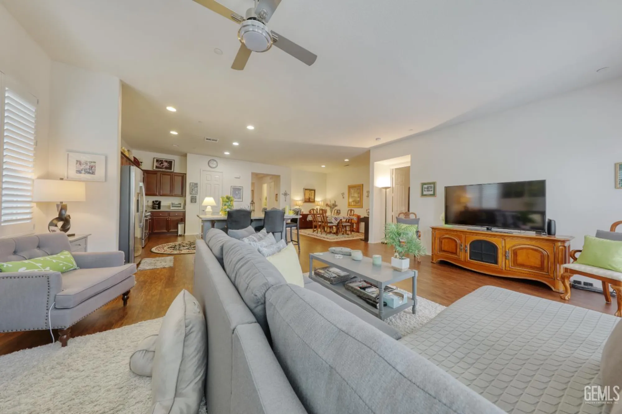 Property Slideshow image 7 of 55 | 5908 orange hill pl, Bakersfield, CA, 93306