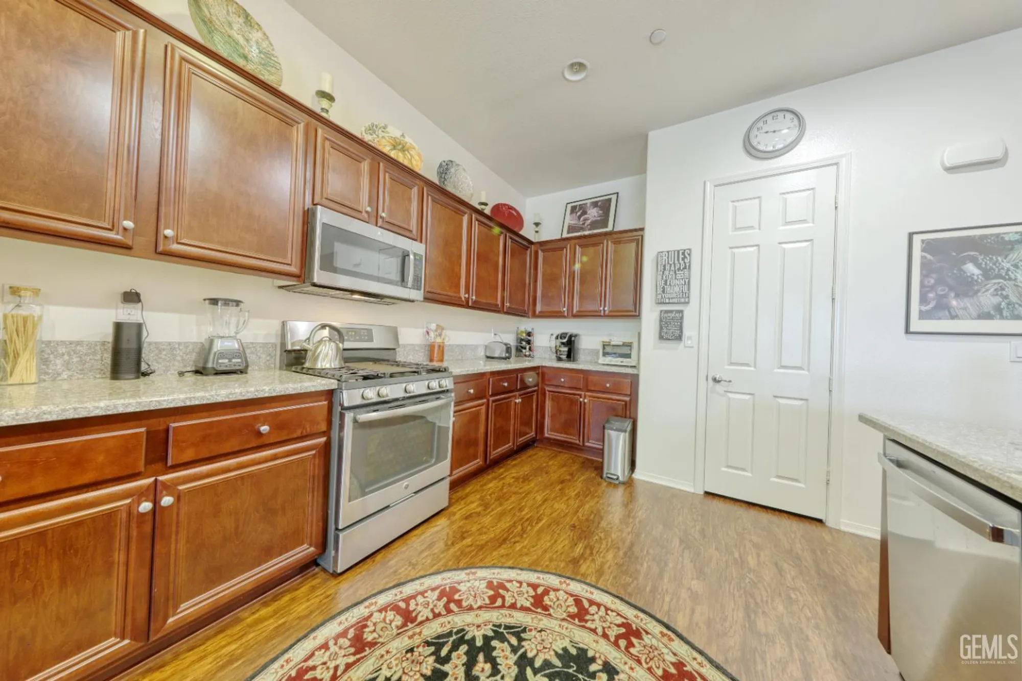 Property Slideshow image 13 of 55 | 5908 orange hill pl, Bakersfield, CA, 93306