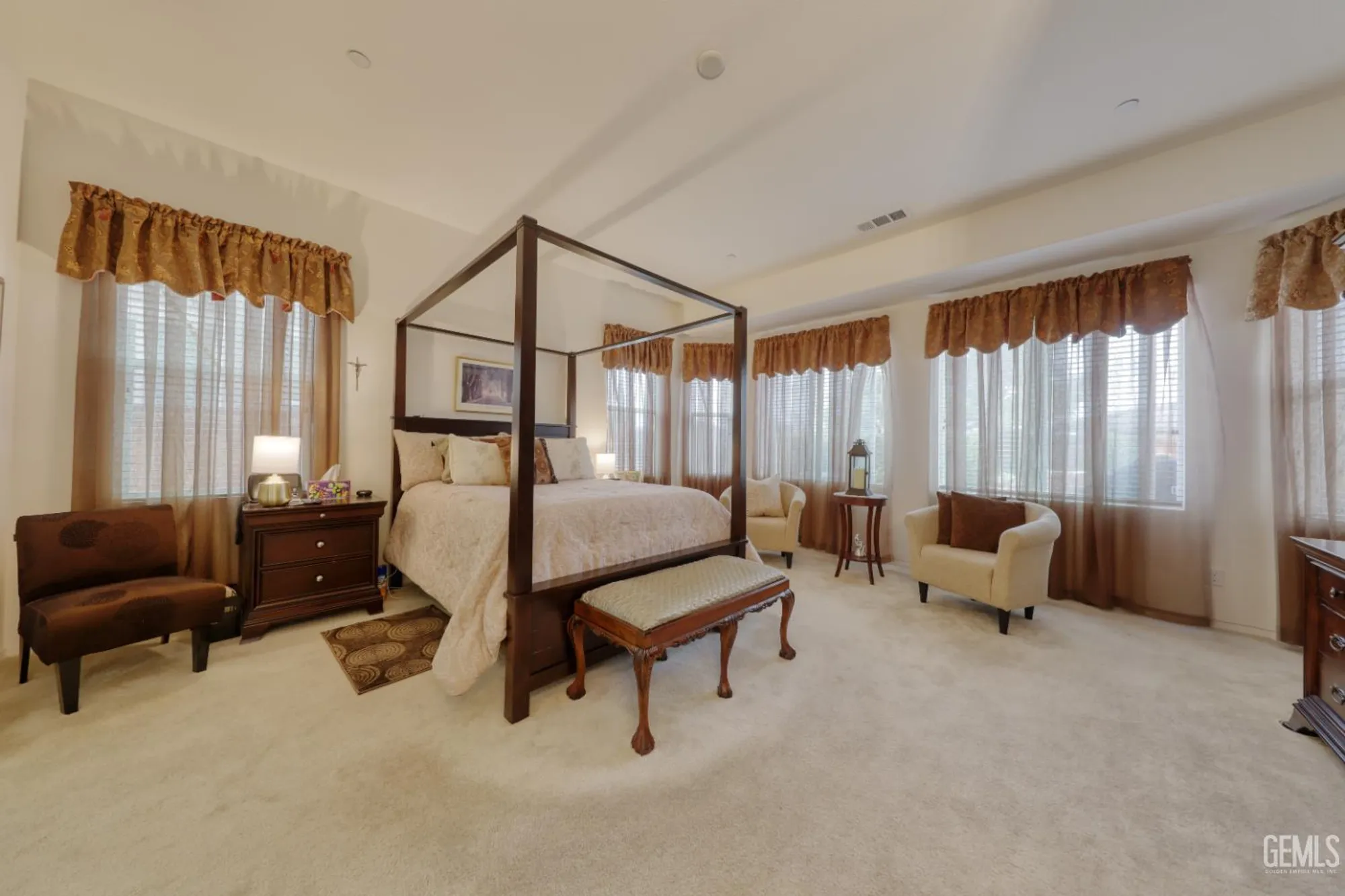 Property Slideshow image 15 of 55 | 5908 orange hill pl, Bakersfield, CA, 93306