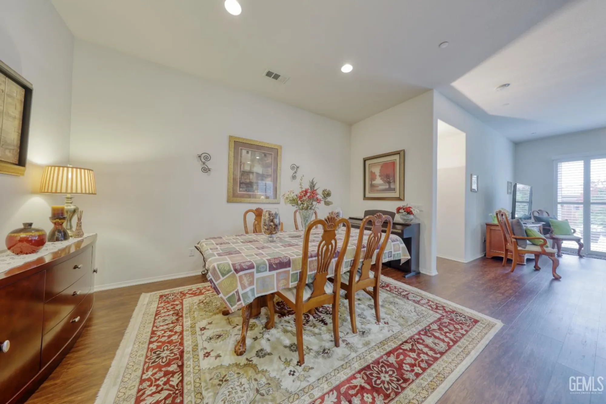 Property Slideshow image 5 of 55 | 5908 orange hill pl, Bakersfield, CA, 93306