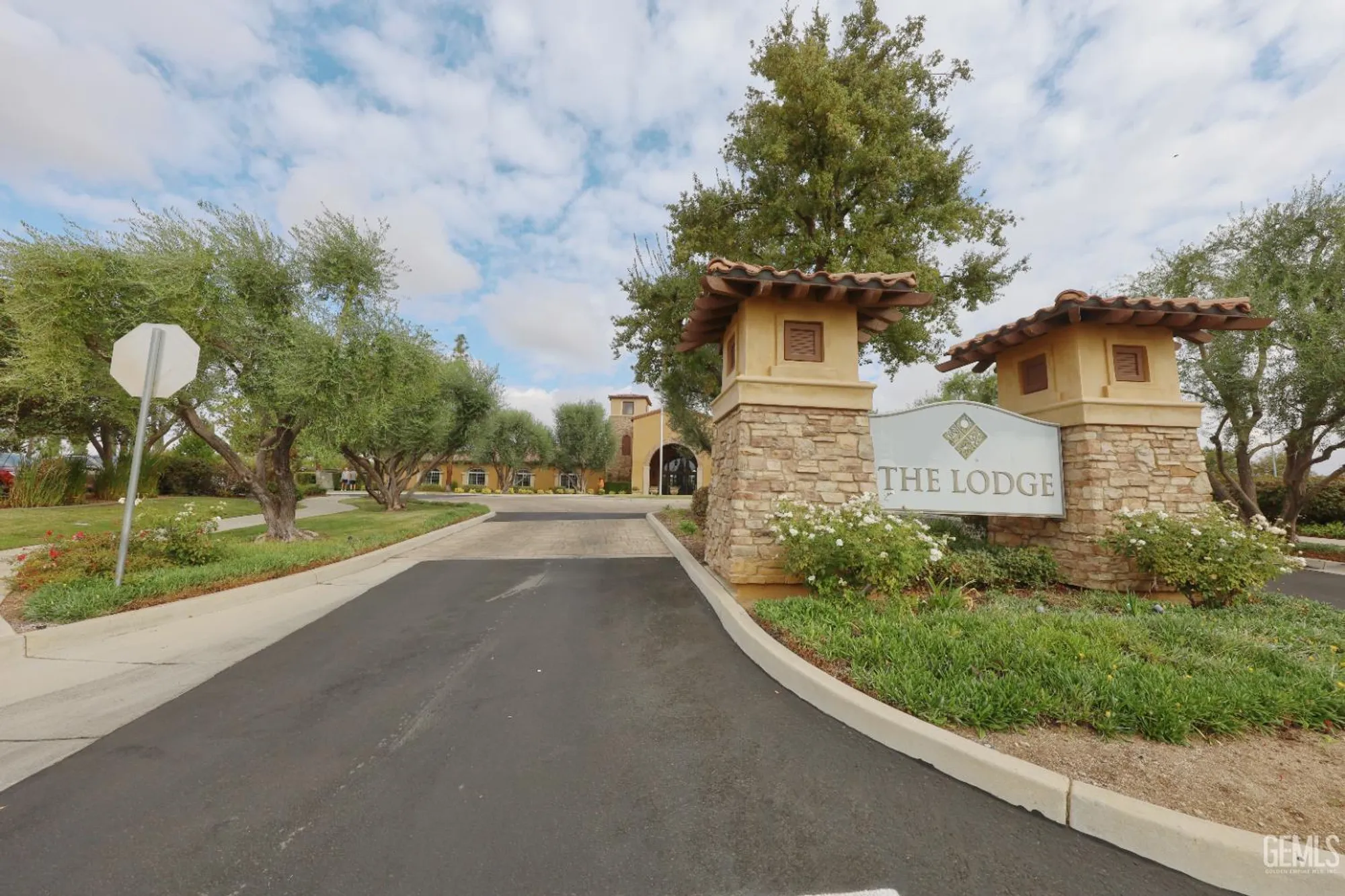 Property Slideshow image 40 of 55 | 5908 orange hill pl, Bakersfield, CA, 93306