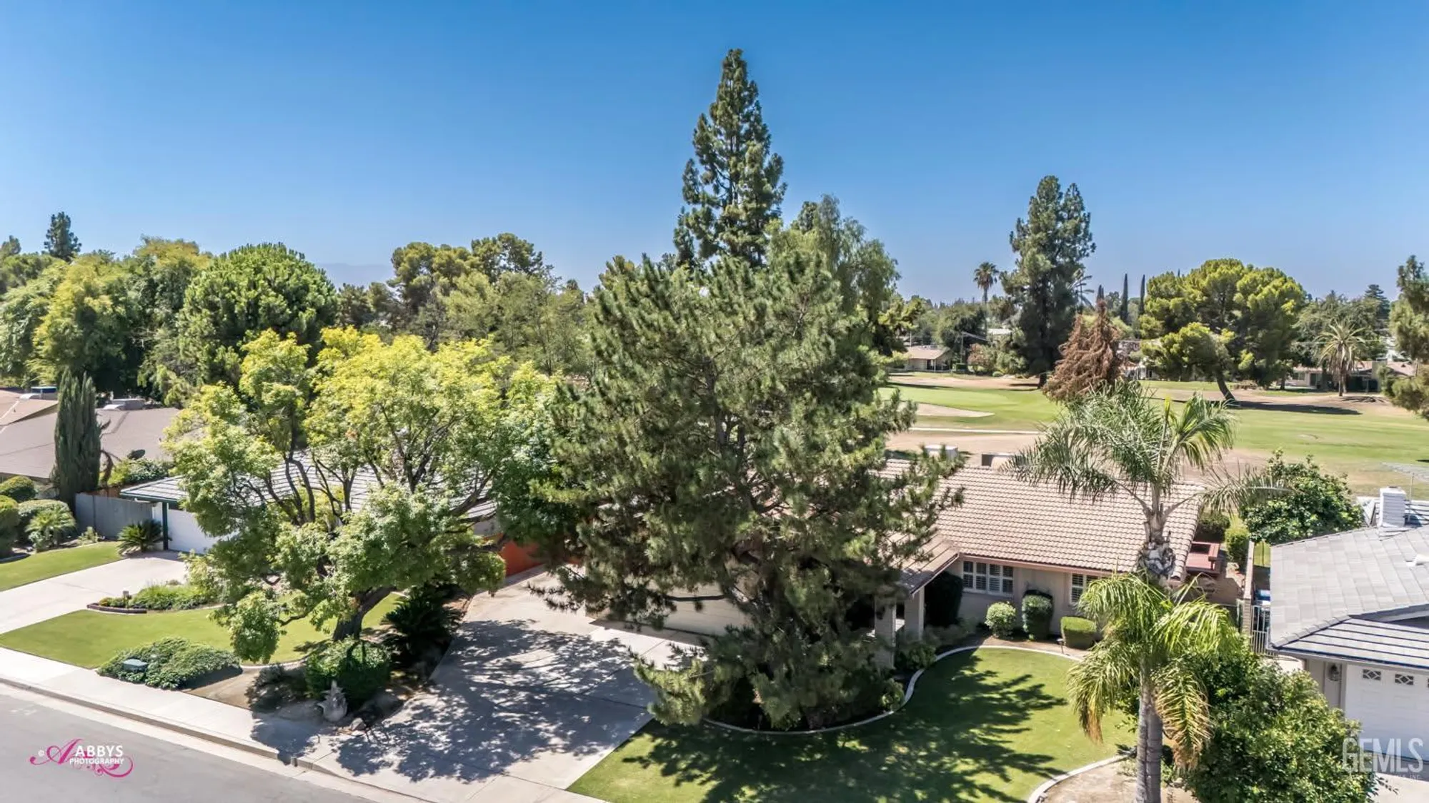 Property Slideshow image 7 of 47 | 409 bermuda st, Bakersfield, CA, 93309