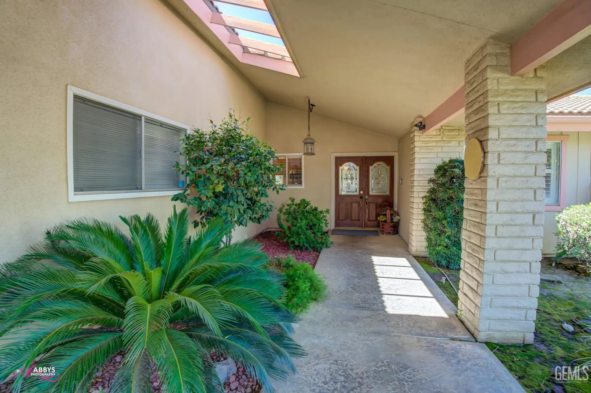 Property Slideshow image 8 of 47 | 409 bermuda st, Bakersfield, CA, 93309