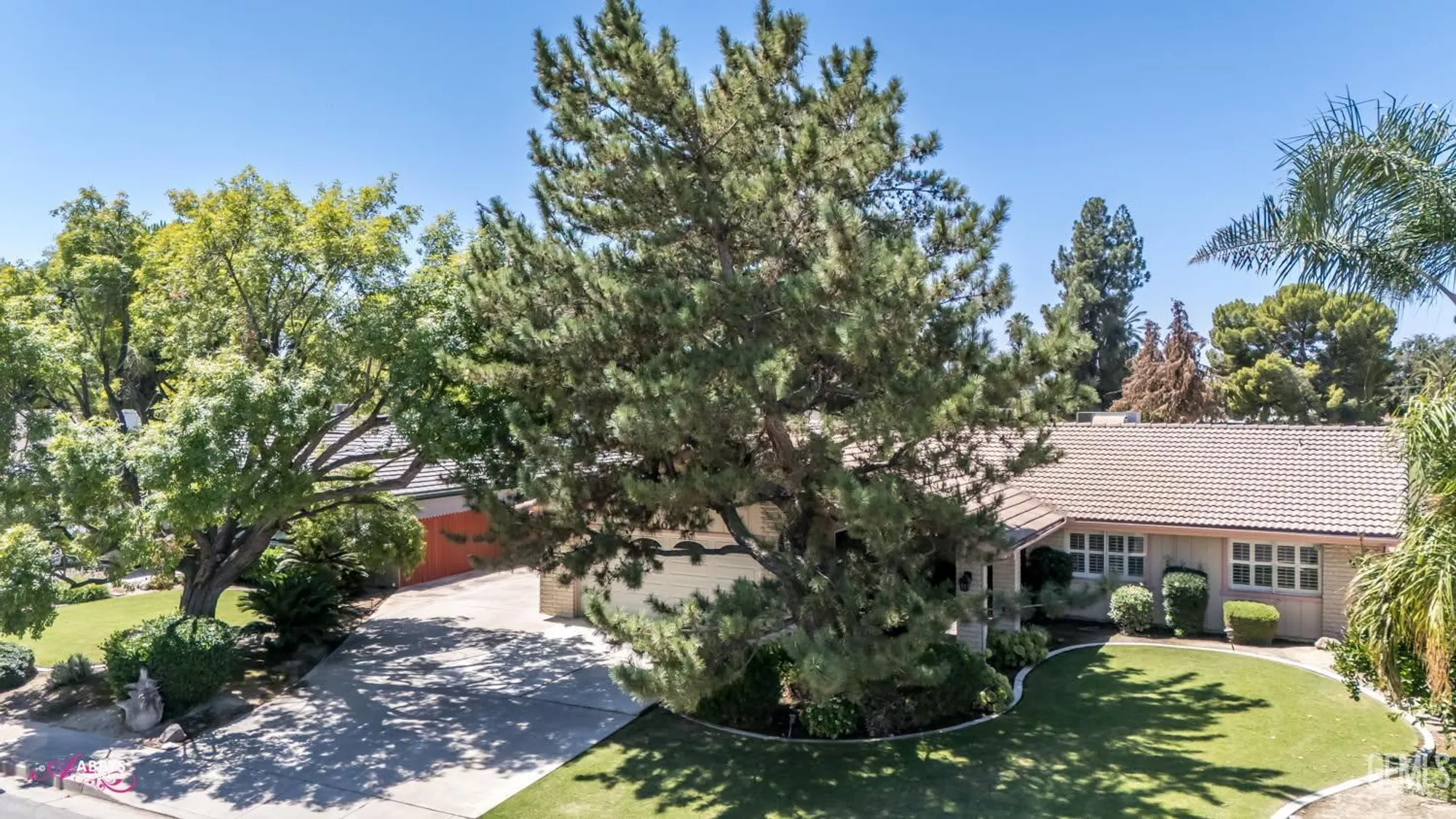 Property Slideshow image 5 of 47 | 409 bermuda st, Bakersfield, CA, 93309