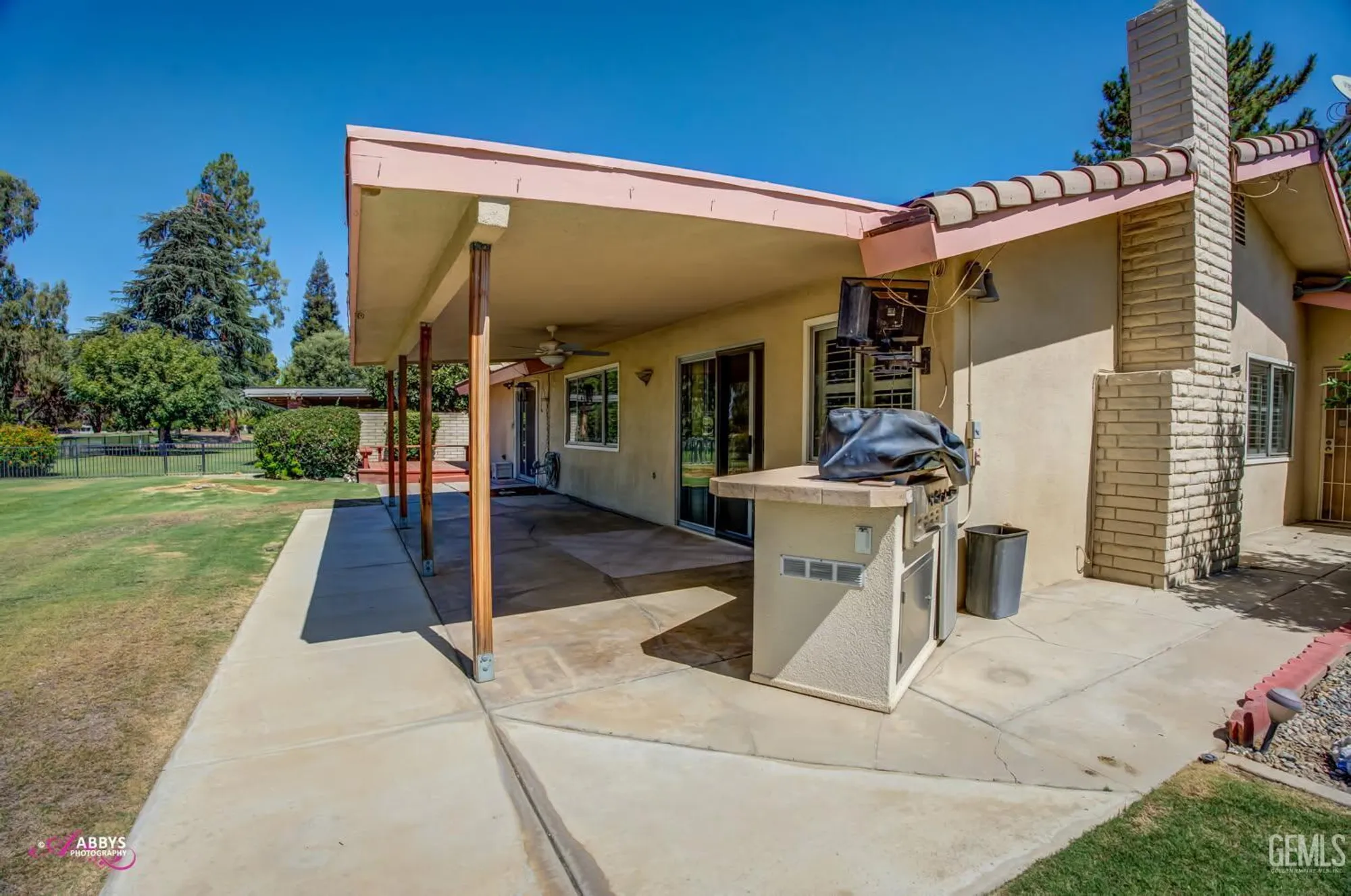 Property Slideshow image 27 of 47 | 409 bermuda st, Bakersfield, CA, 93309