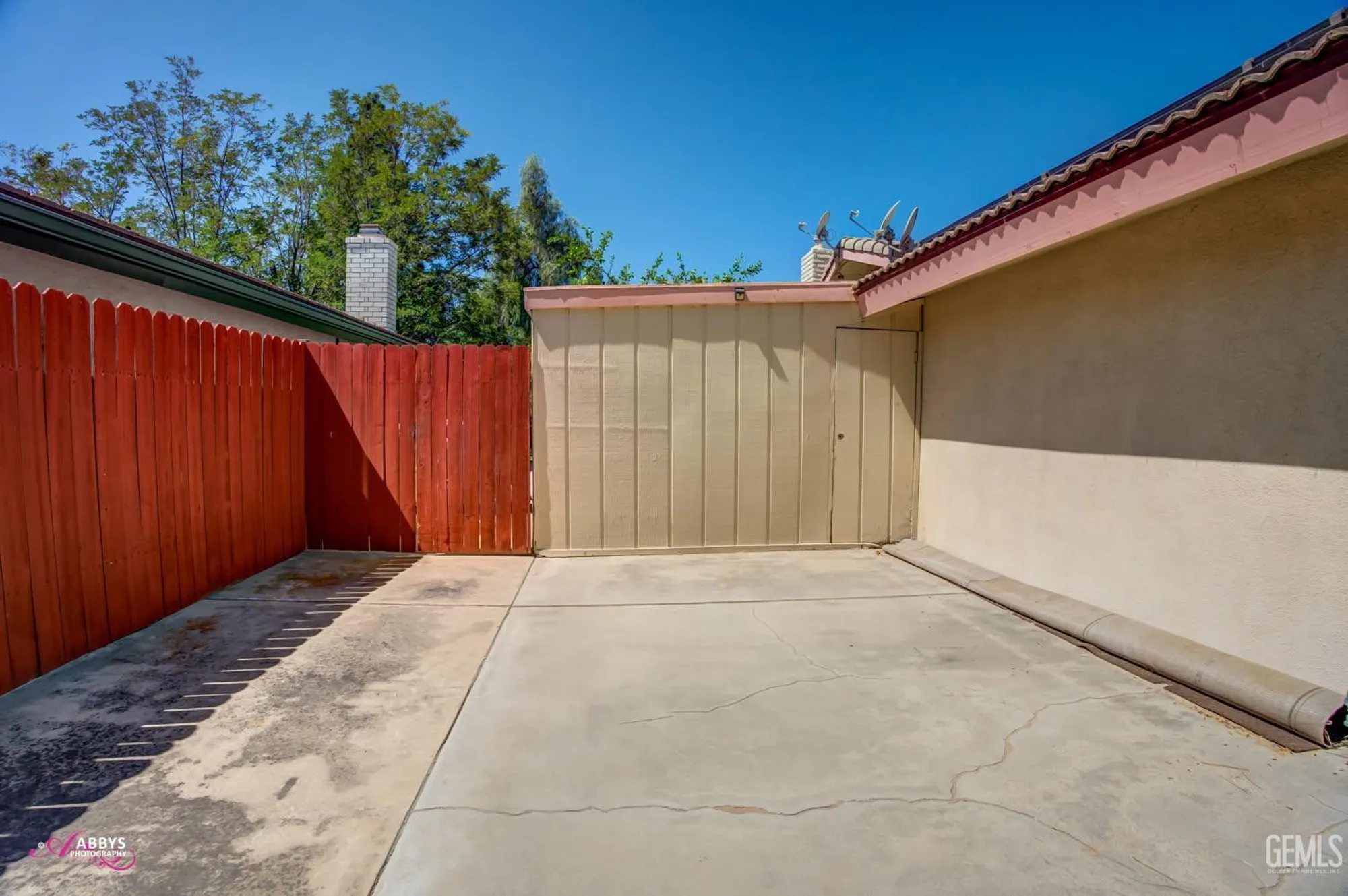 Property Slideshow image 30 of 47 | 409 bermuda st, Bakersfield, CA, 93309