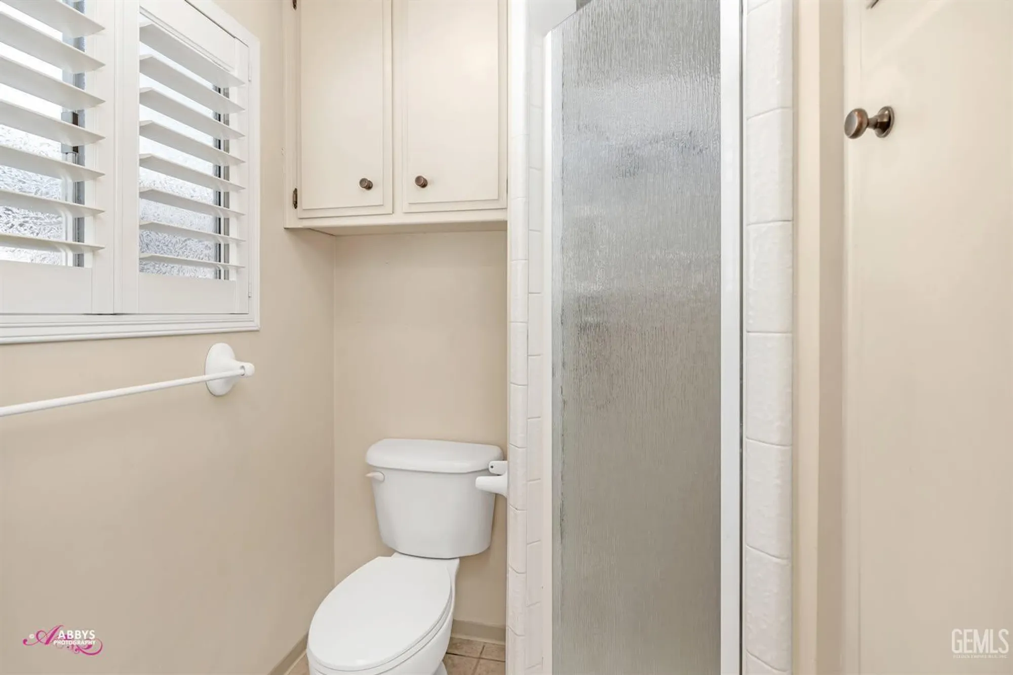 Property Slideshow image 22 of 47 | 409 bermuda st, Bakersfield, CA, 93309