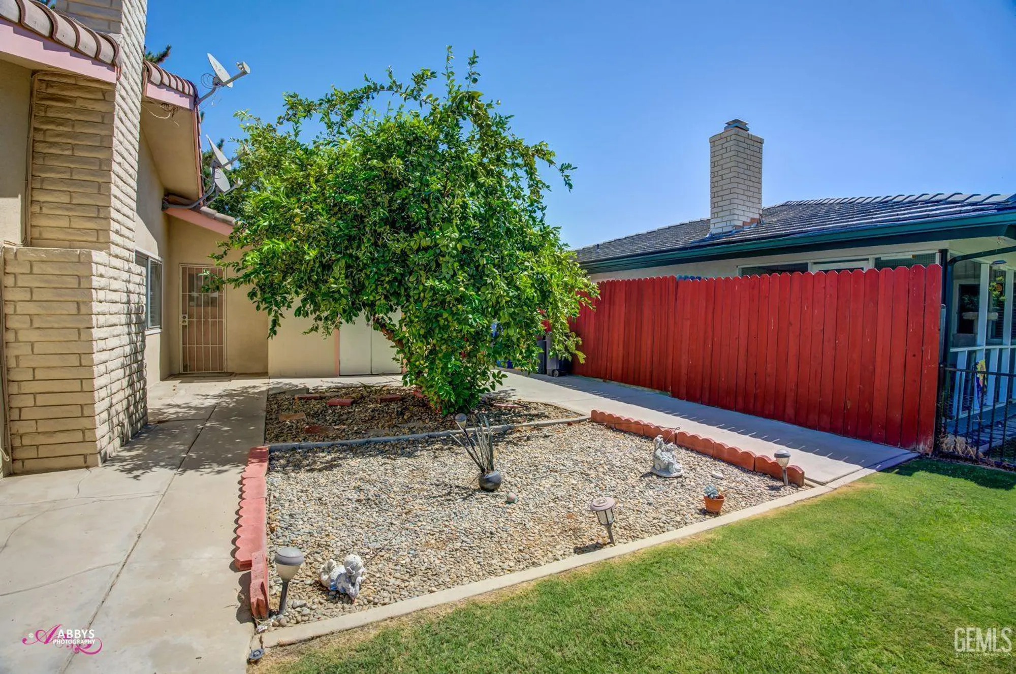 Property Slideshow image 29 of 47 | 409 bermuda st, Bakersfield, CA, 93309