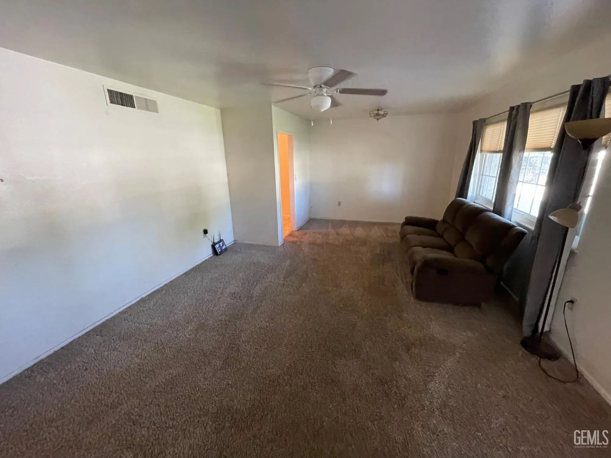 Property Slideshow image 6 of 44 | 917 cherry hills dr, Bakersfield, CA, 93309