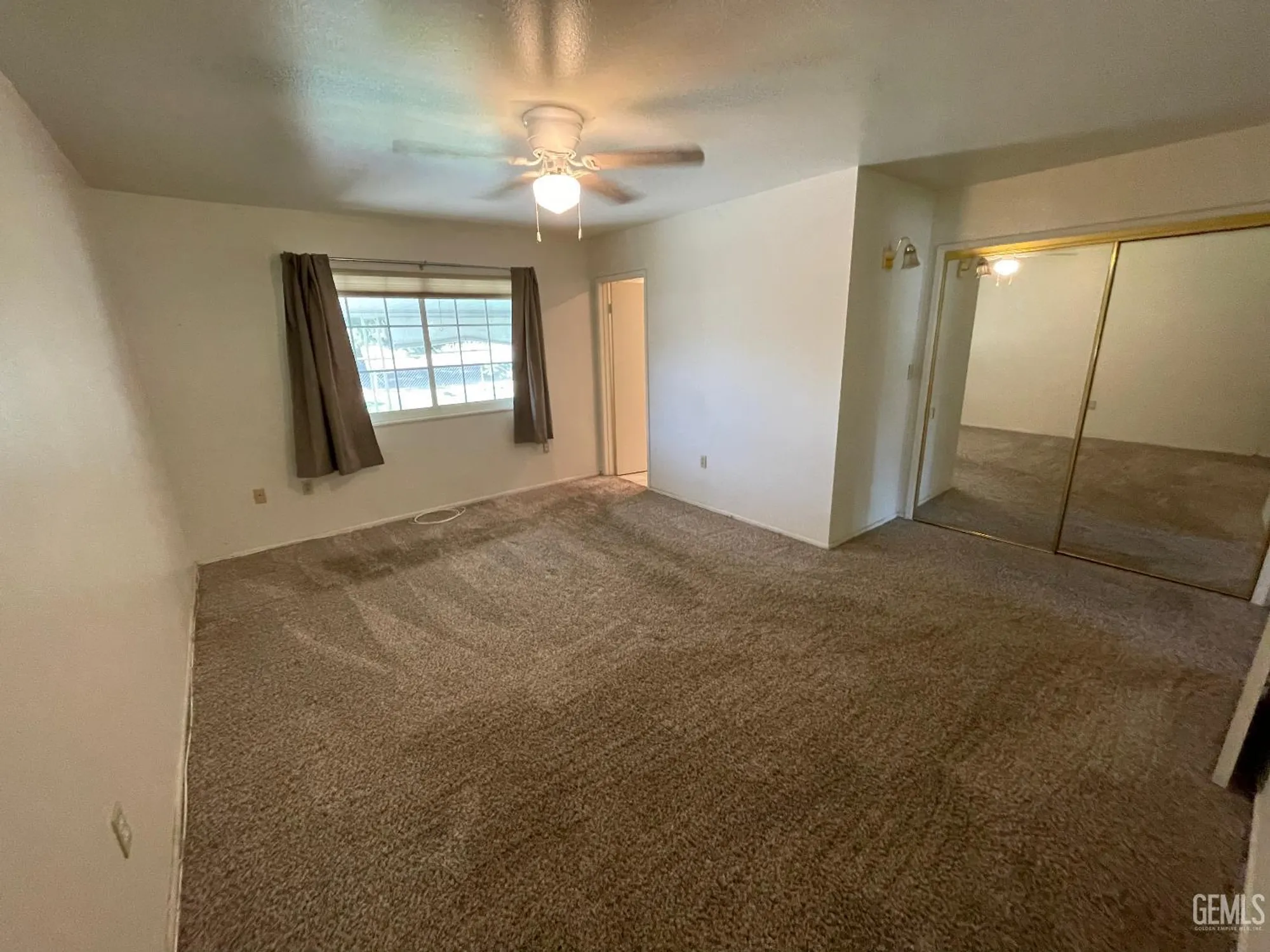 Property Slideshow image 27 of 44 | 917 cherry hills dr, Bakersfield, CA, 93309