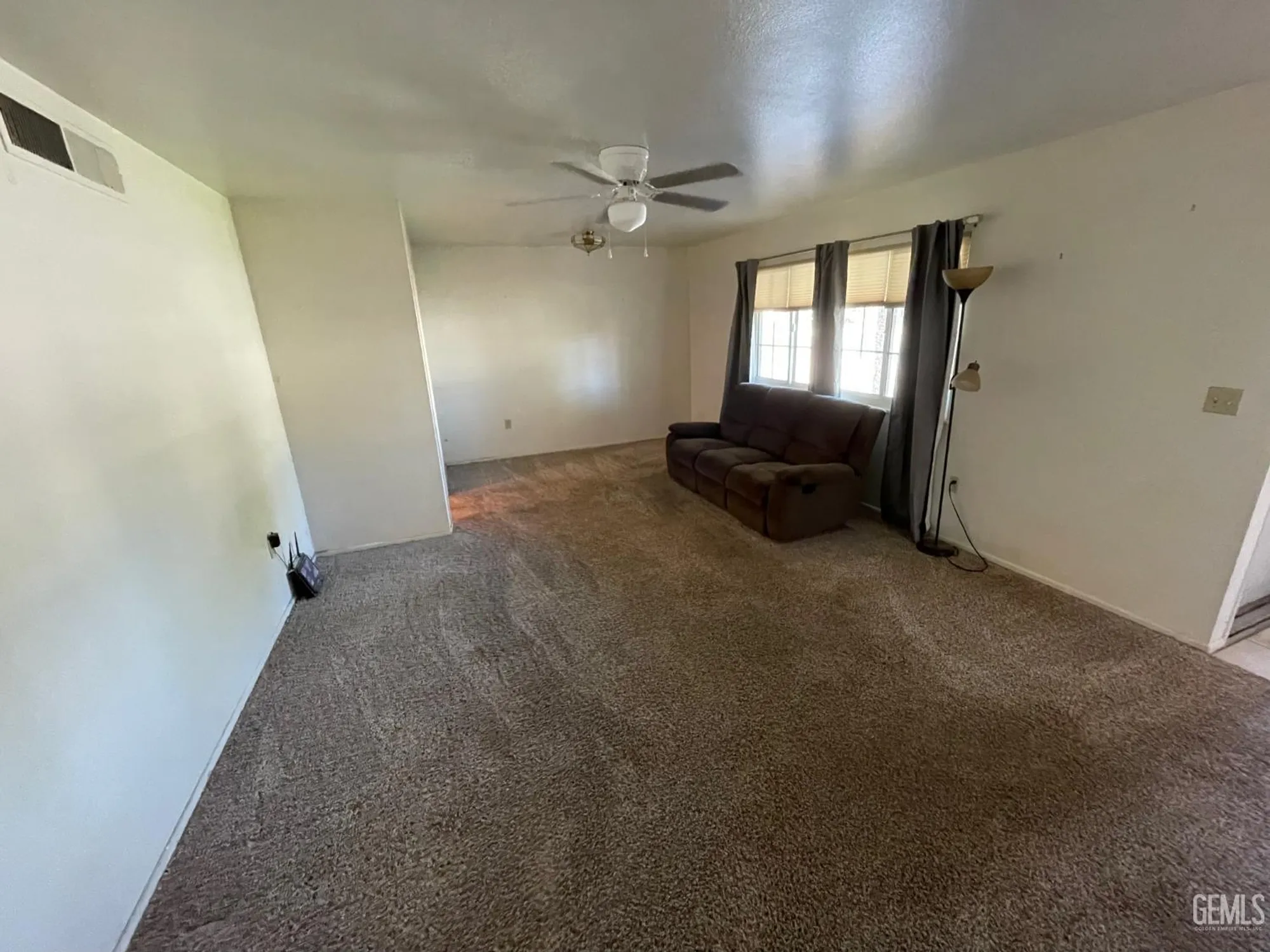 Property Slideshow image 5 of 44 | 917 cherry hills dr, Bakersfield, CA, 93309