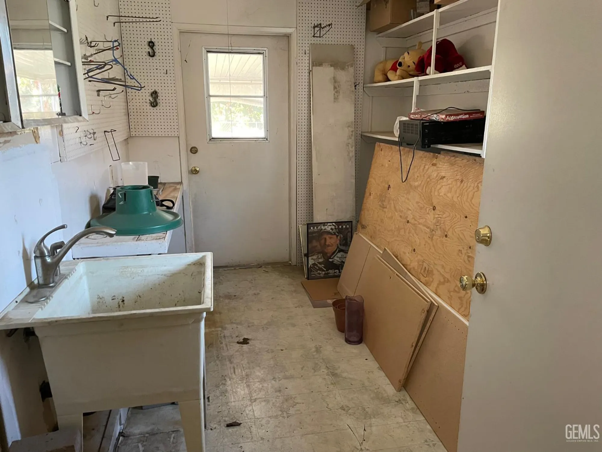 Property Slideshow image 30 of 44 | 917 cherry hills dr, Bakersfield, CA, 93309