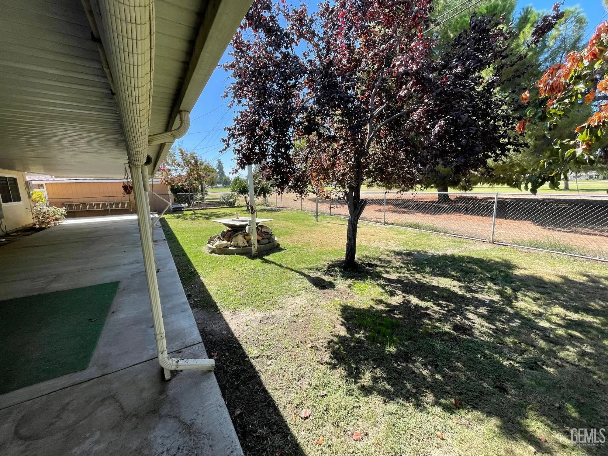 Property Slideshow image 36 of 44 | 917 cherry hills dr, Bakersfield, CA, 93309