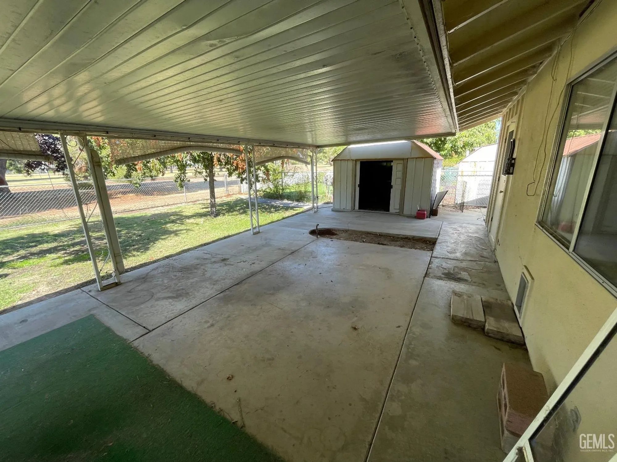Property Slideshow image 34 of 44 | 917 cherry hills dr, Bakersfield, CA, 93309