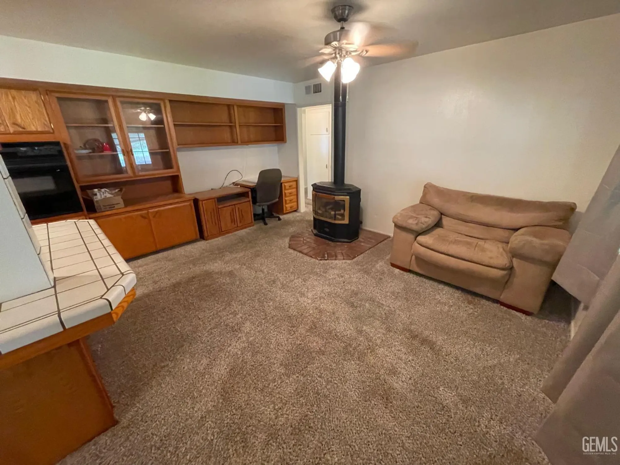 Property Slideshow image 18 of 44 | 917 cherry hills dr, Bakersfield, CA, 93309