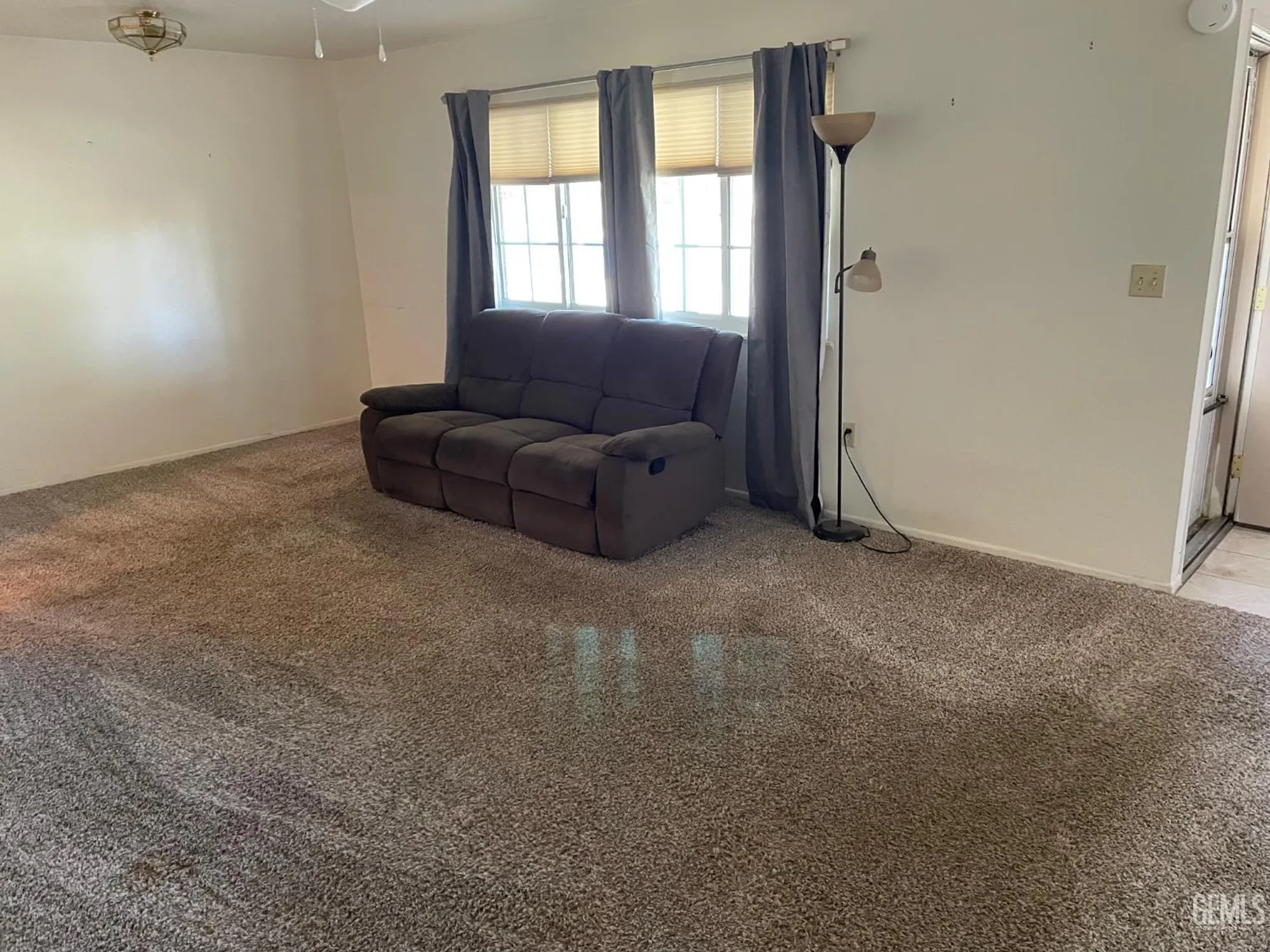 Property Slideshow image 7 of 44 | 917 cherry hills dr, Bakersfield, CA, 93309