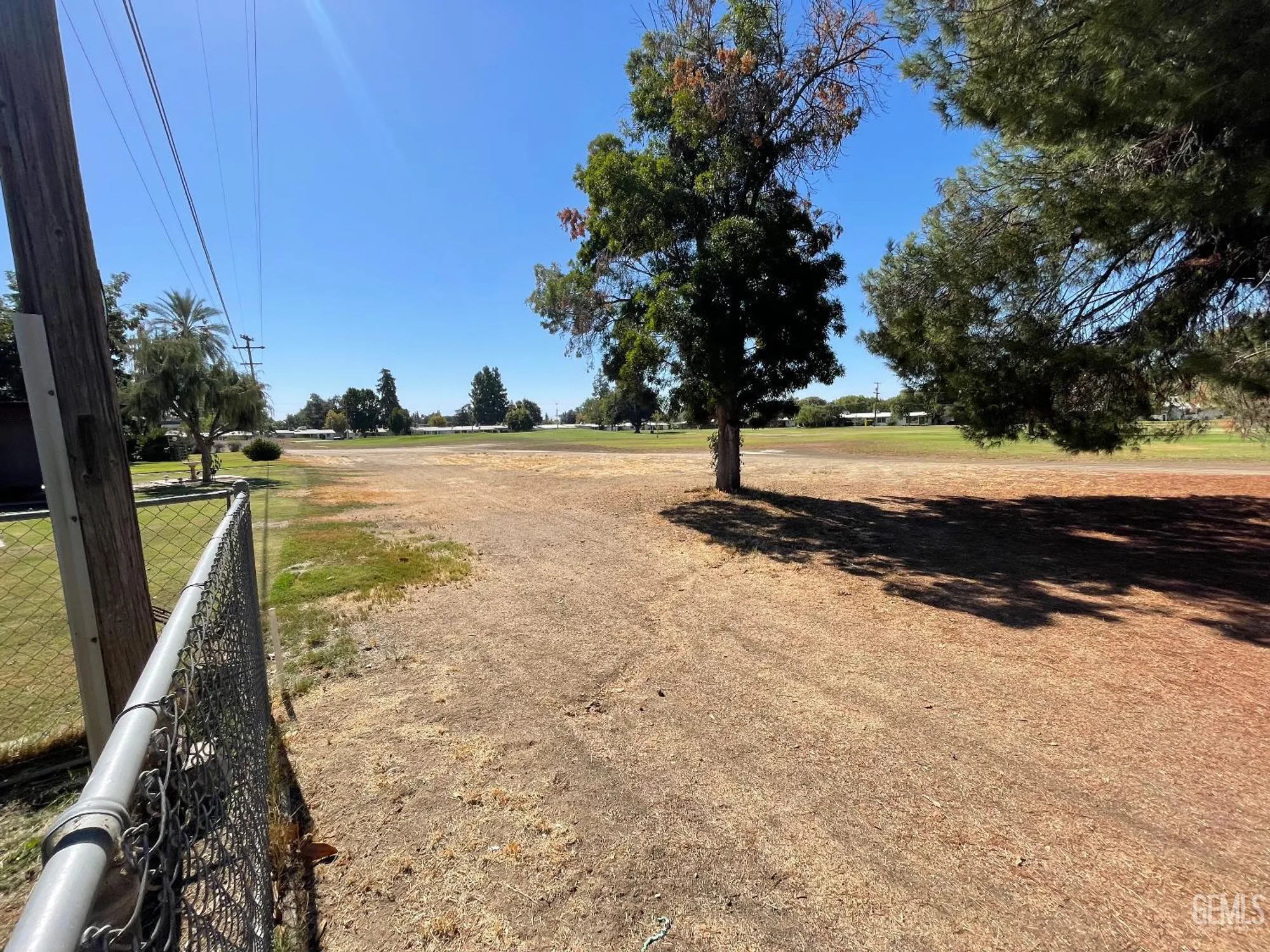 Property Slideshow image 42 of 44 | 917 cherry hills dr, Bakersfield, CA, 93309