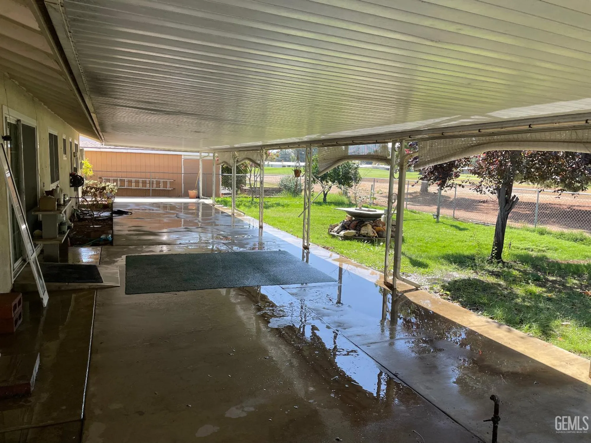 Property Slideshow image 32 of 44 | 917 cherry hills dr, Bakersfield, CA, 93309