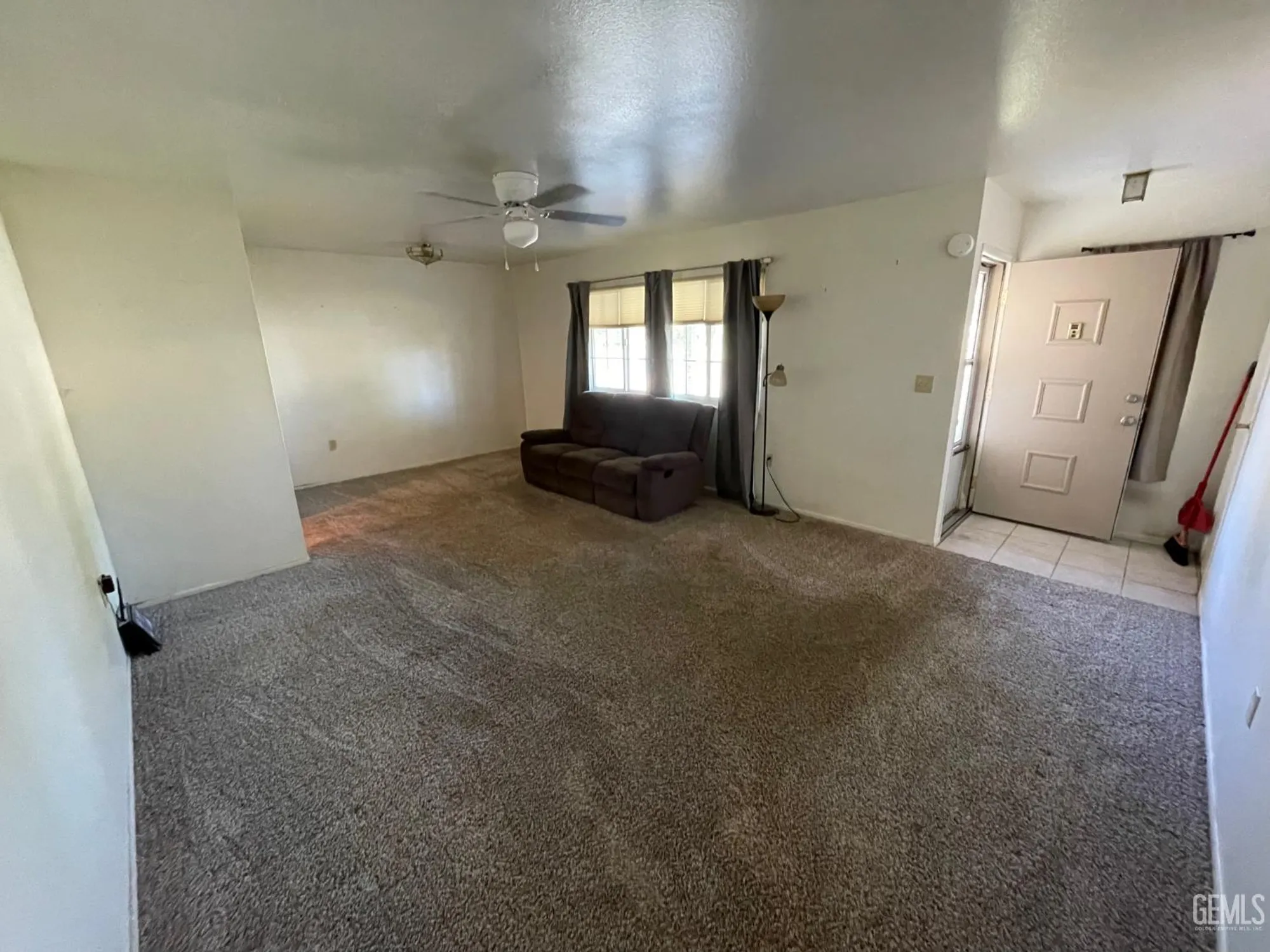 Property Slideshow image 8 of 44 | 917 cherry hills dr, Bakersfield, CA, 93309