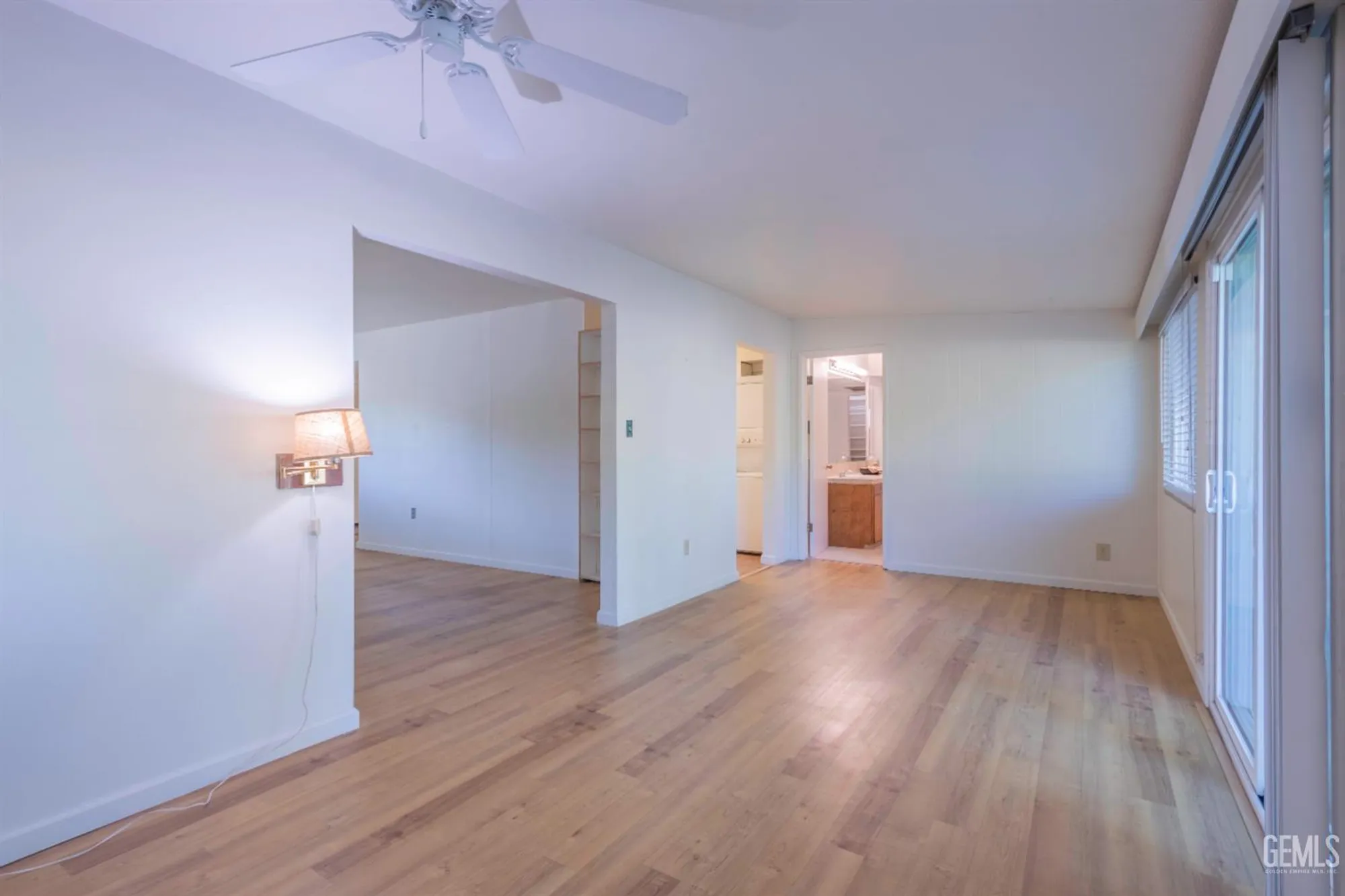 Property Slideshow image 10 of 44 | 504 cherry hills dr, Bakersfield, CA, 93309