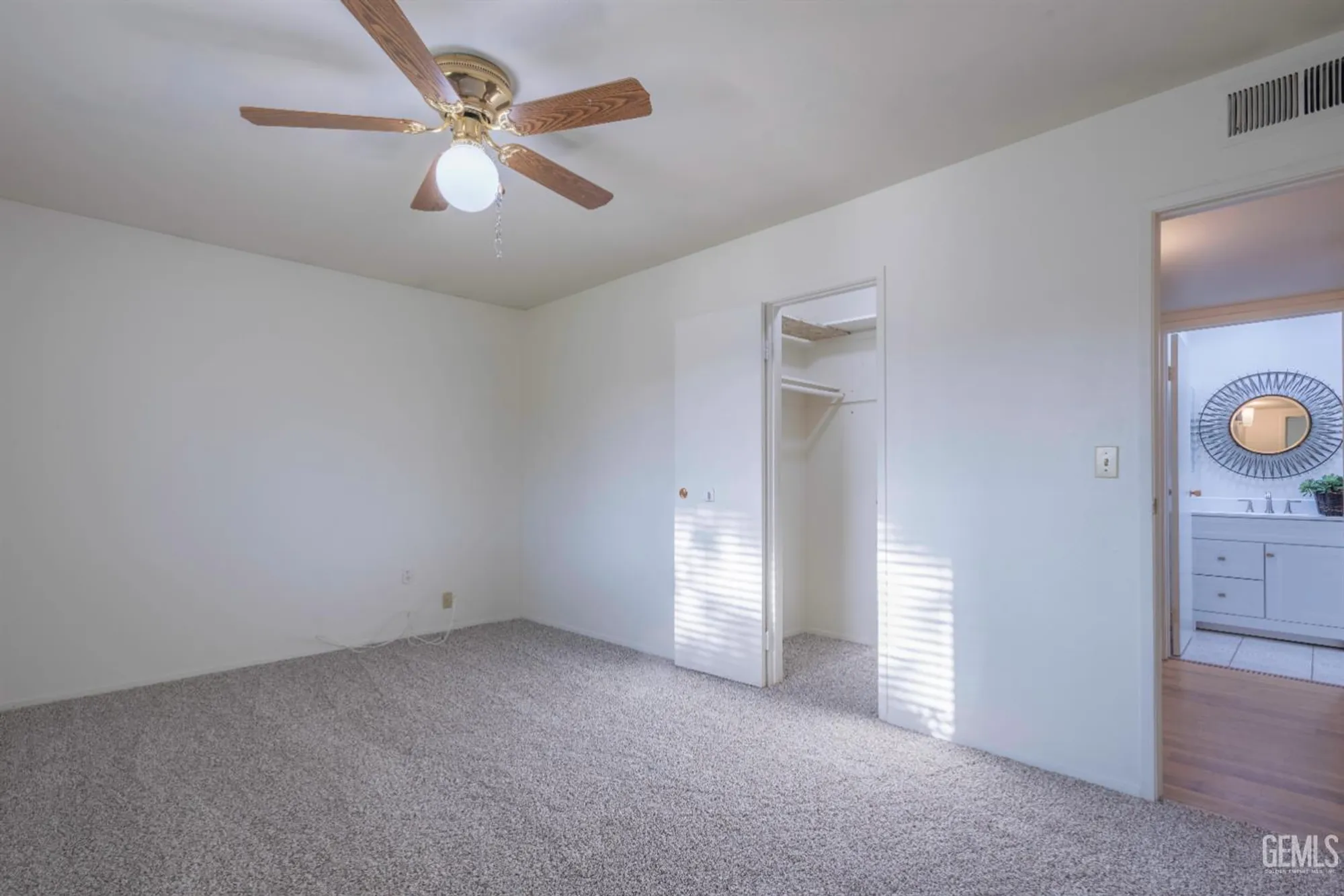 Property Slideshow image 27 of 44 | 504 cherry hills dr, Bakersfield, CA, 93309