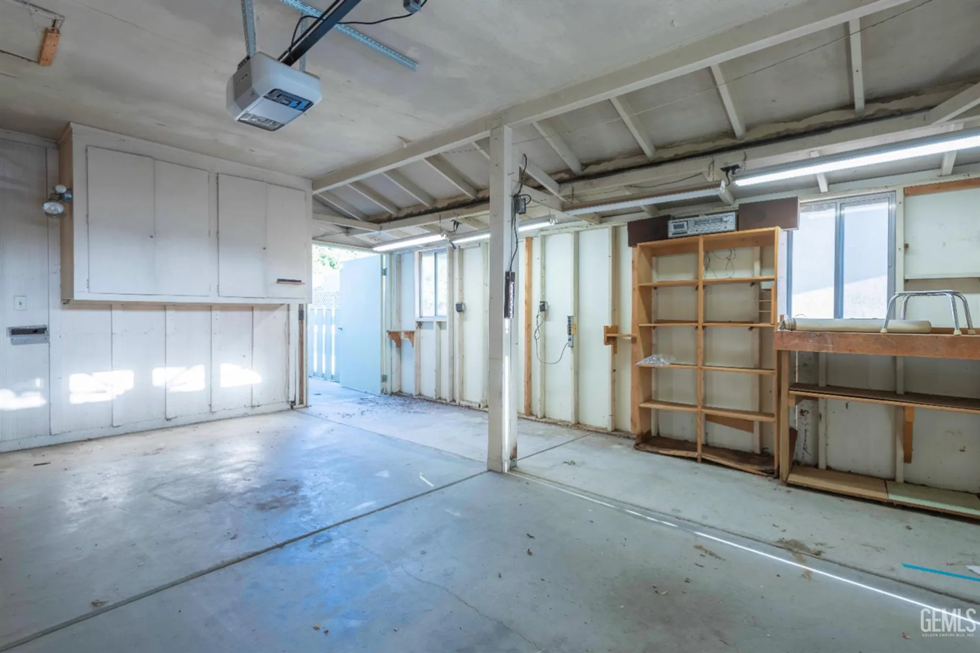 Property Slideshow image 36 of 44 | 504 cherry hills dr, Bakersfield, CA, 93309