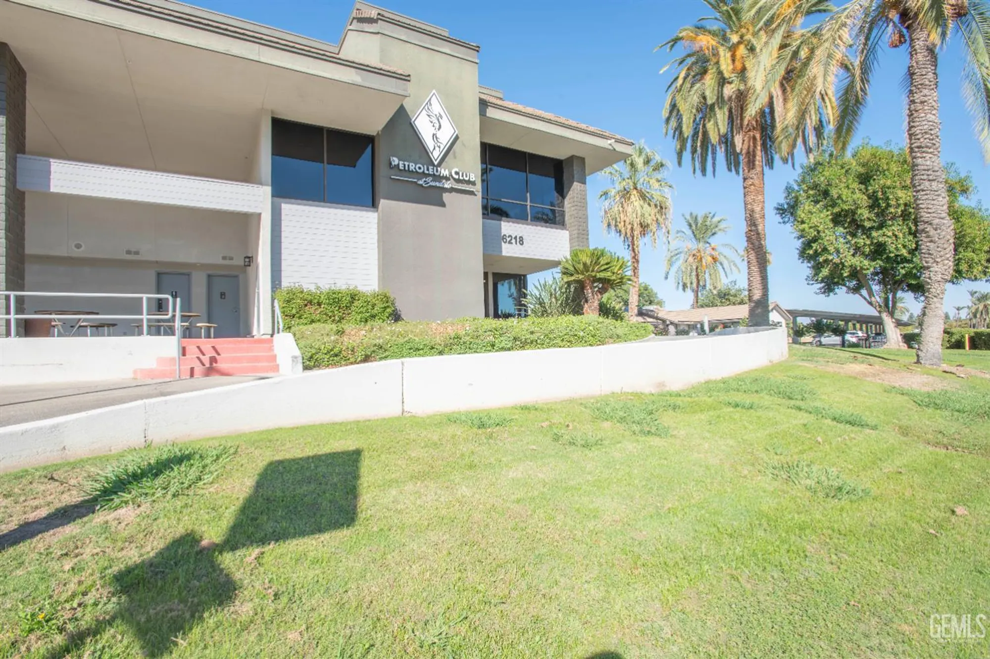 Property Slideshow image 39 of 44 | 504 cherry hills dr, Bakersfield, CA, 93309