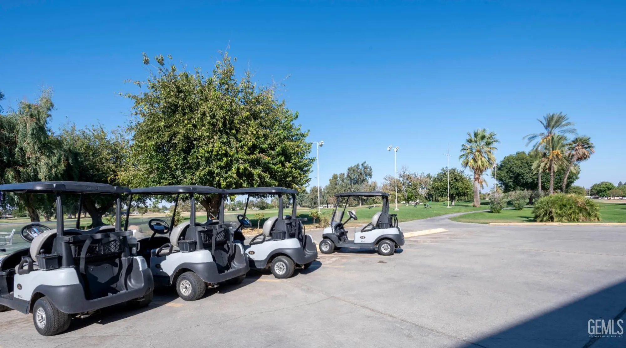 Property Slideshow image 40 of 44 | 504 cherry hills dr, Bakersfield, CA, 93309