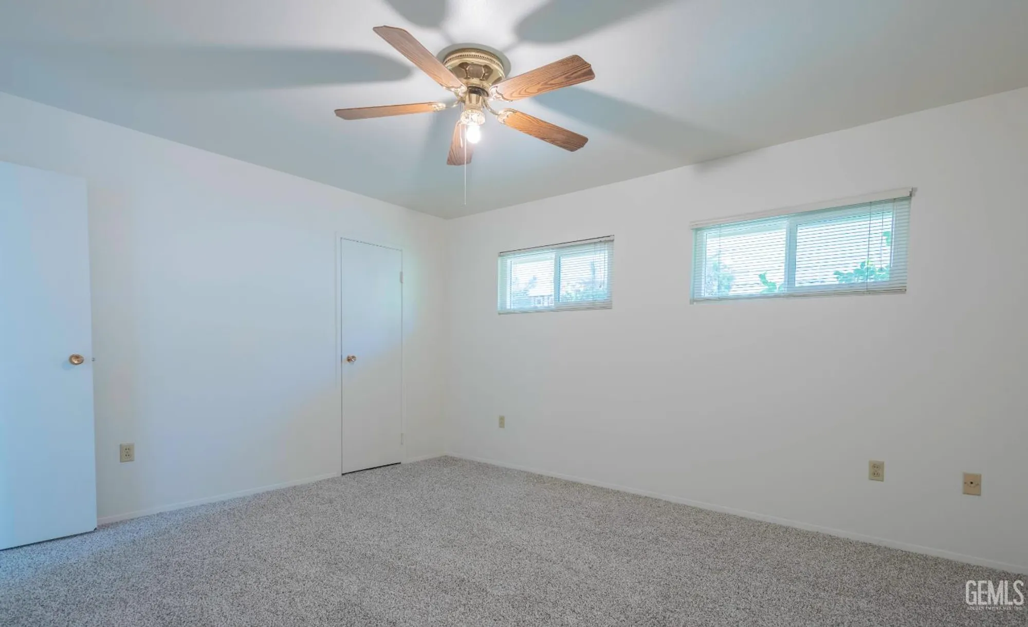 Property Slideshow image 22 of 44 | 504 cherry hills dr, Bakersfield, CA, 93309
