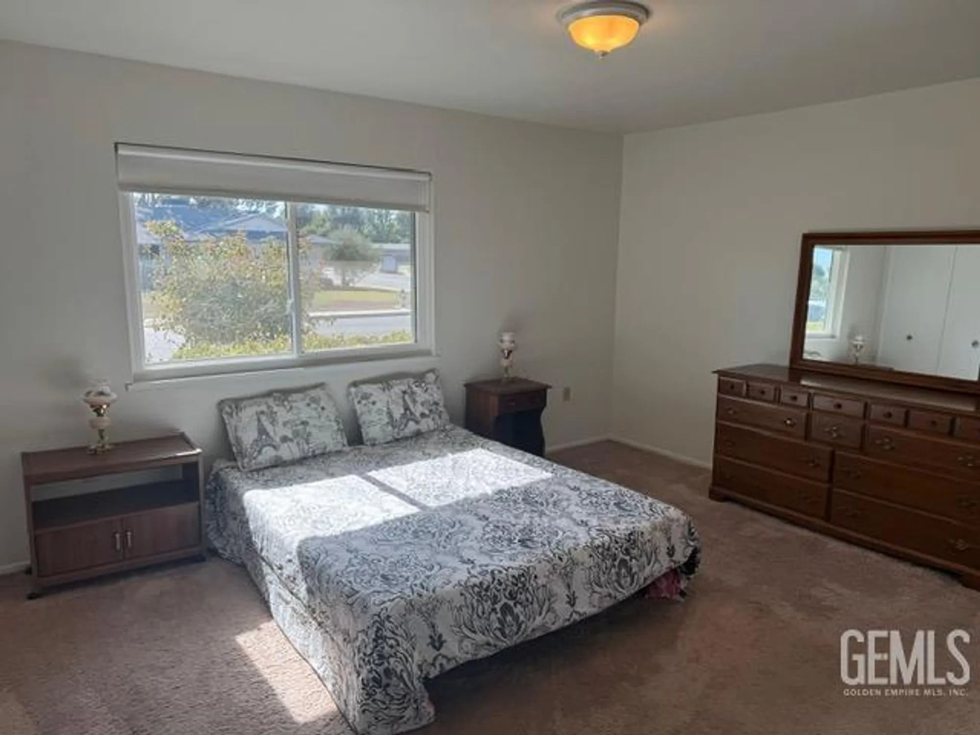 Property Slideshow image 11 of 23 | 604 river oaks dr, Bakersfield, CA, 93309