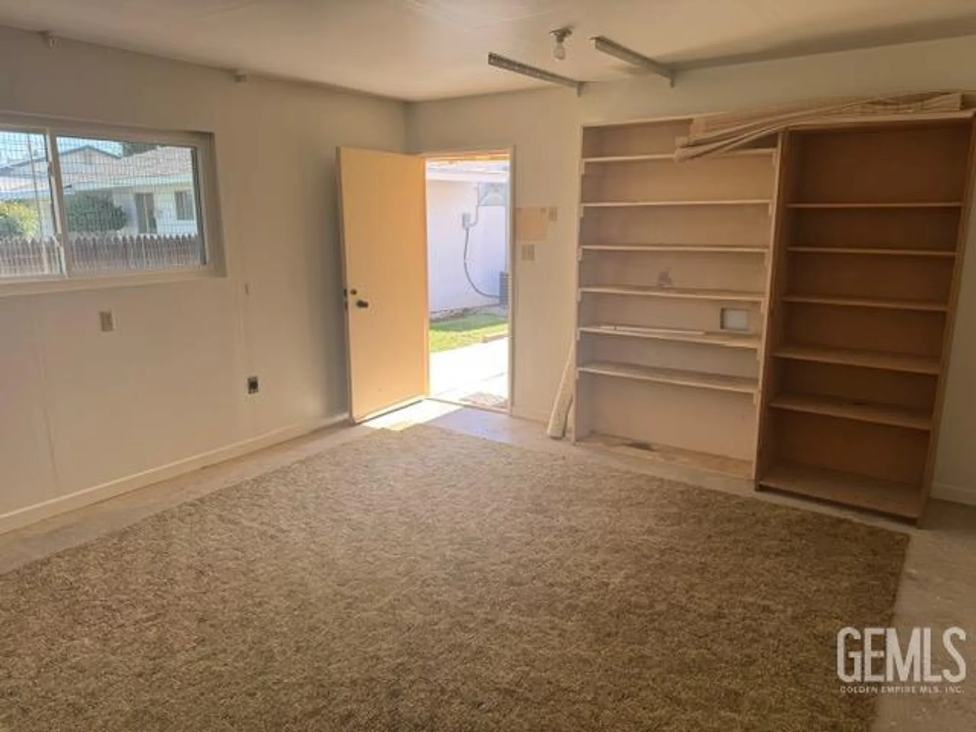 Property Slideshow image 21 of 23 | 604 river oaks dr, Bakersfield, CA, 93309