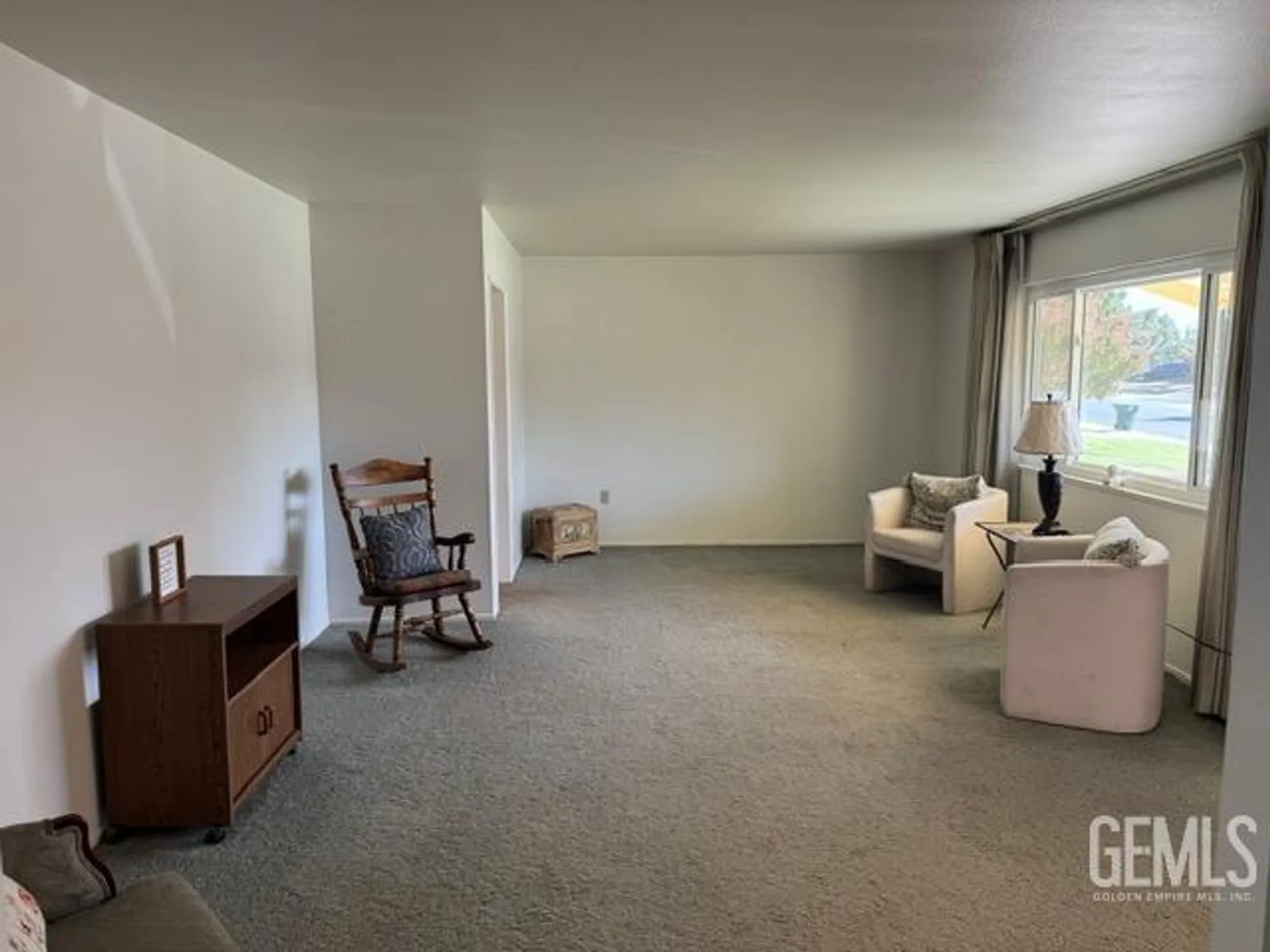 Property Slideshow image 4 of 23 | 604 river oaks dr, Bakersfield, CA, 93309