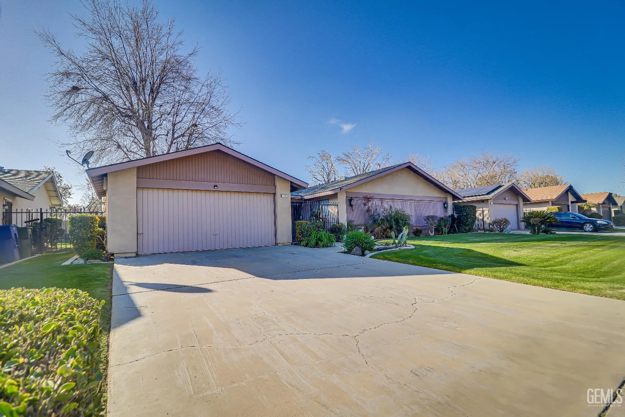 Property Slideshow image 2 of 25 | 705 new stine rd, Bakersfield, CA, 93309